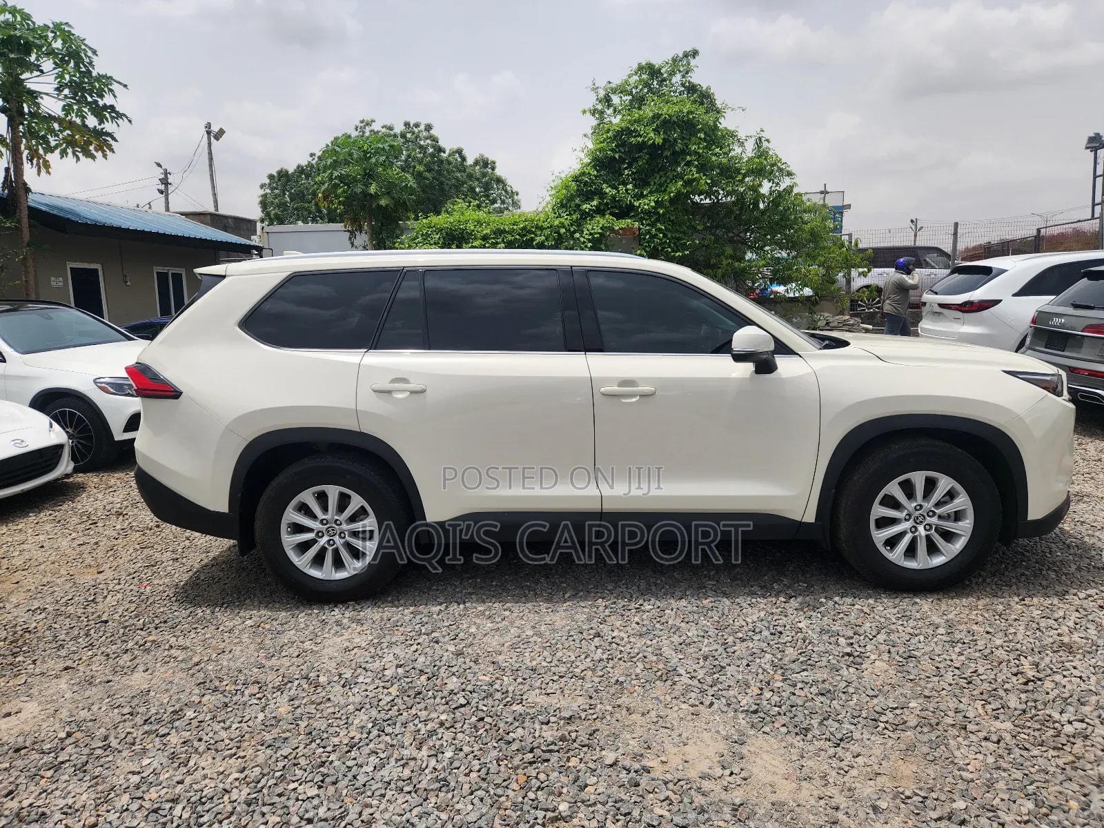 Toyota Highlander XLE AWD White thumbnail 6