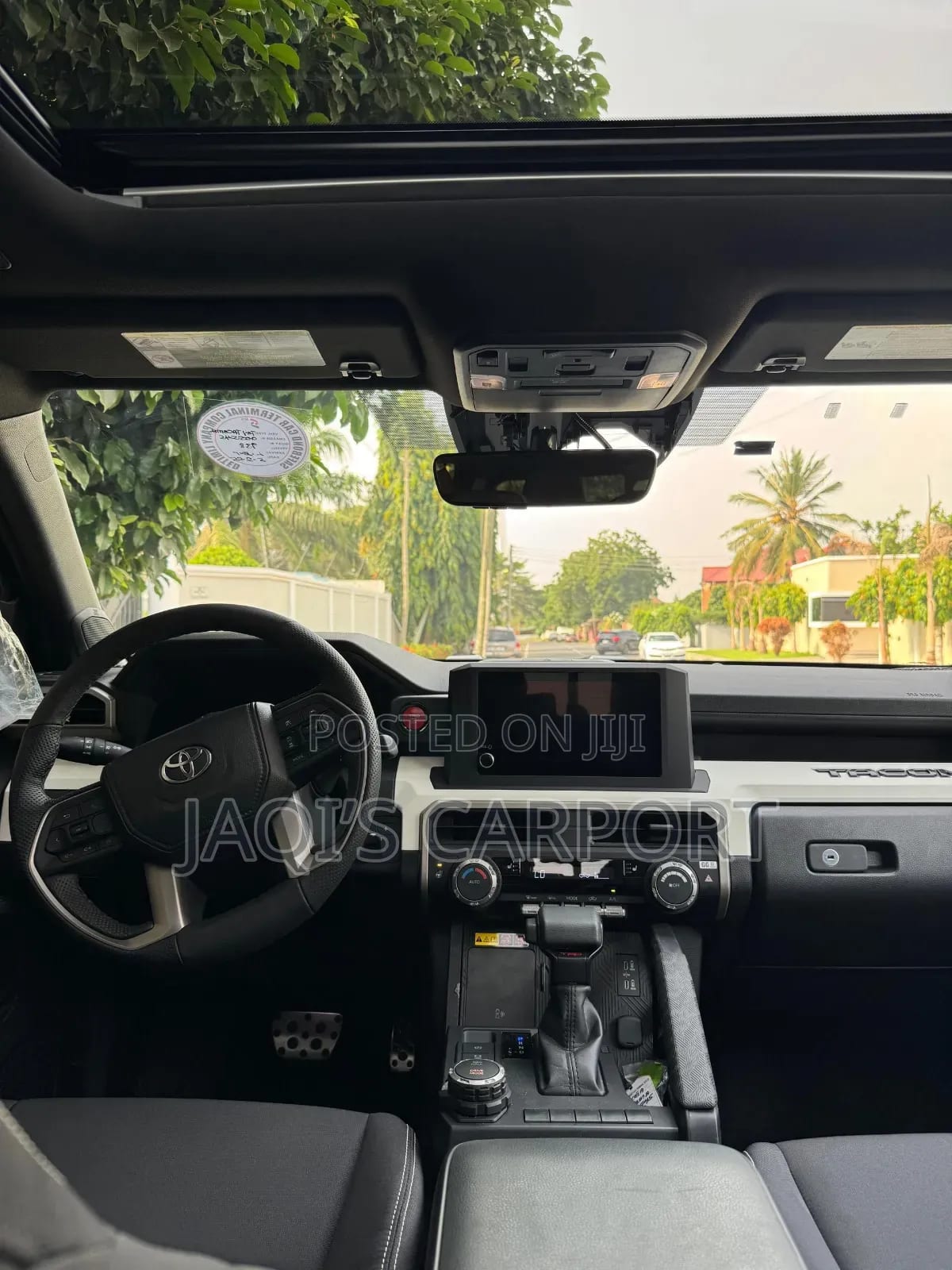 Toyota Tacoma SR5 Double Cab 5' Bed AT Black thumbnail 3