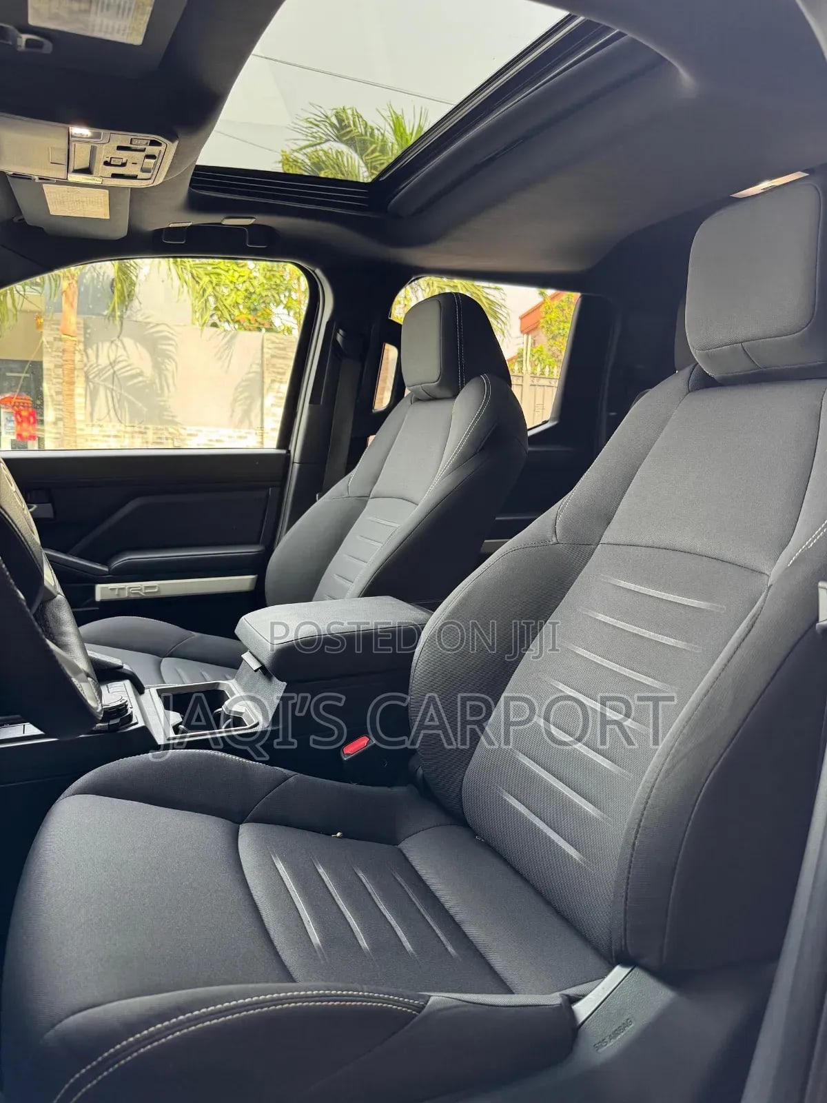 Toyota Tacoma SR5 Double Cab 5' Bed AT Black thumbnail 4