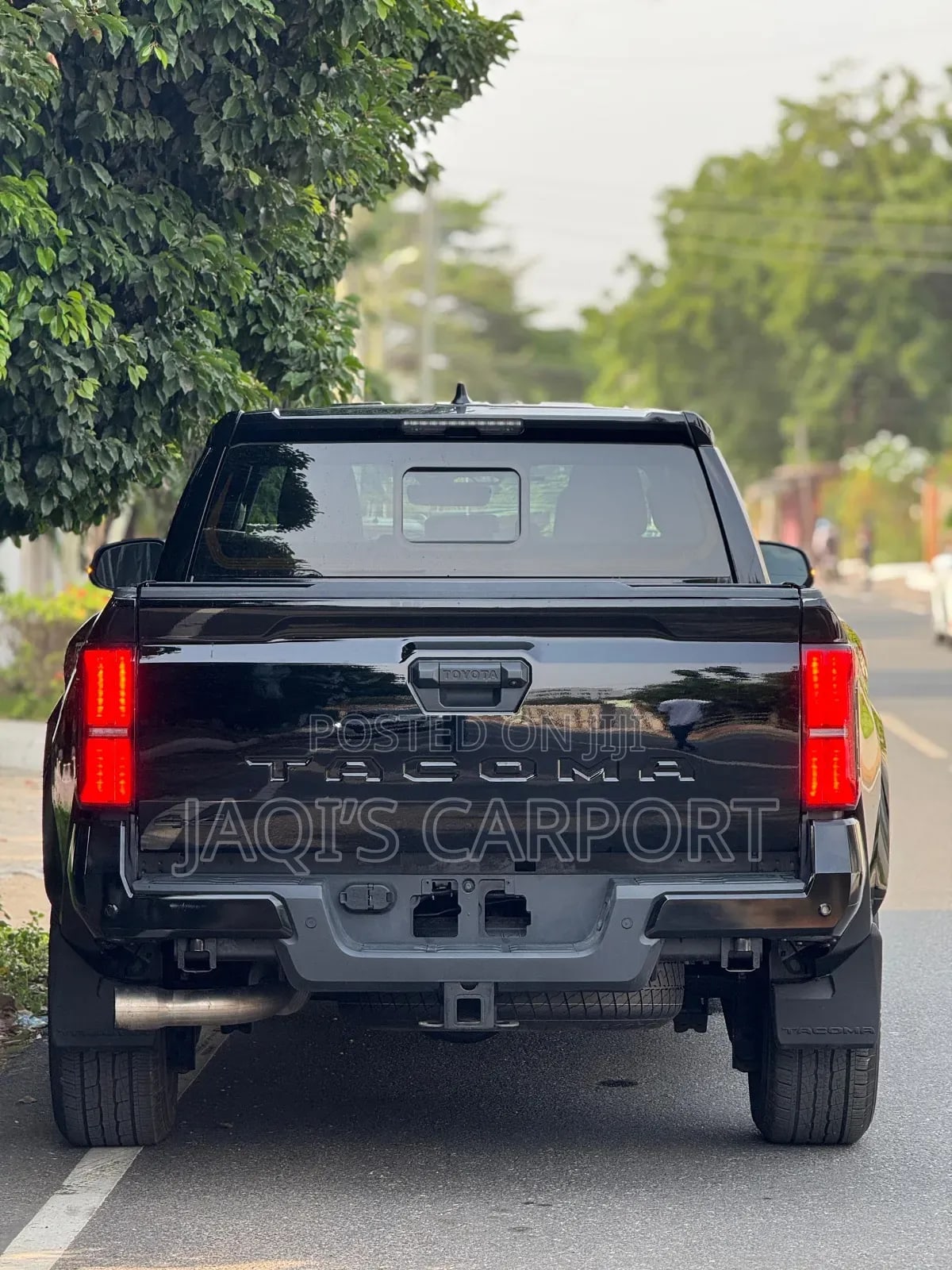 Toyota Tacoma SR5 Double Cab 5' Bed AT Black thumbnail 6