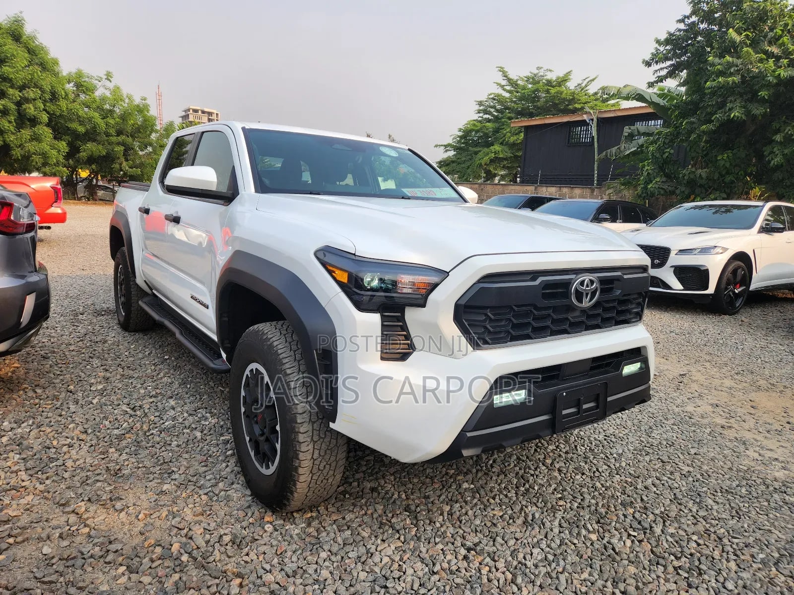 Toyota Tacoma SR5 Double Cab 5' Bed AT White thumbnail 2