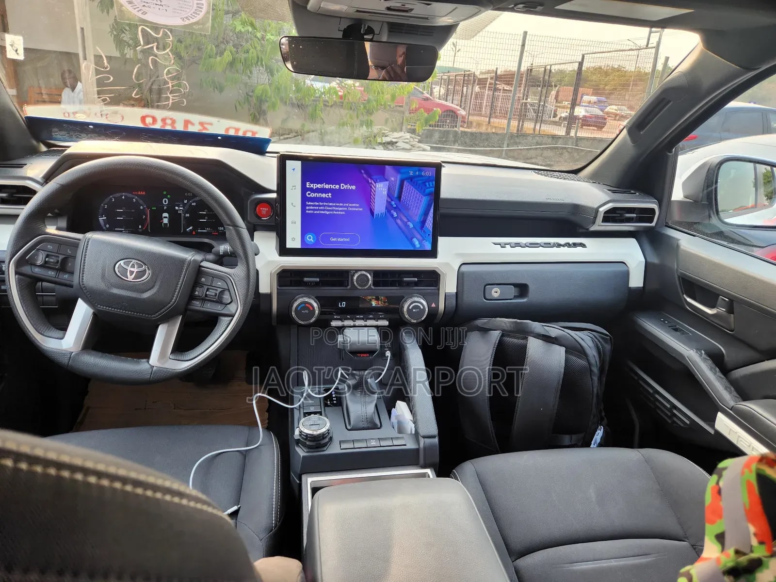 Toyota Tacoma SR5 Double Cab 5' Bed AT White thumbnail 3
