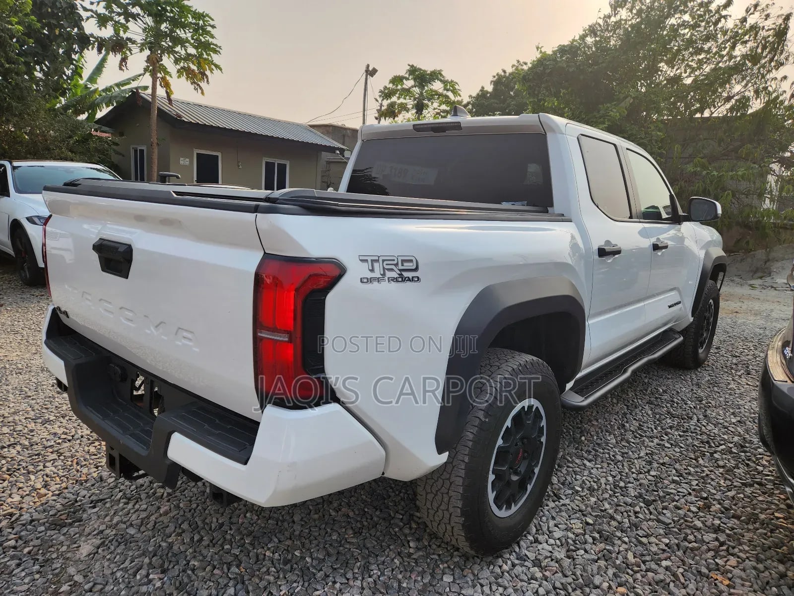 Toyota Tacoma SR5 Double Cab 5' Bed AT White thumbnail 7
