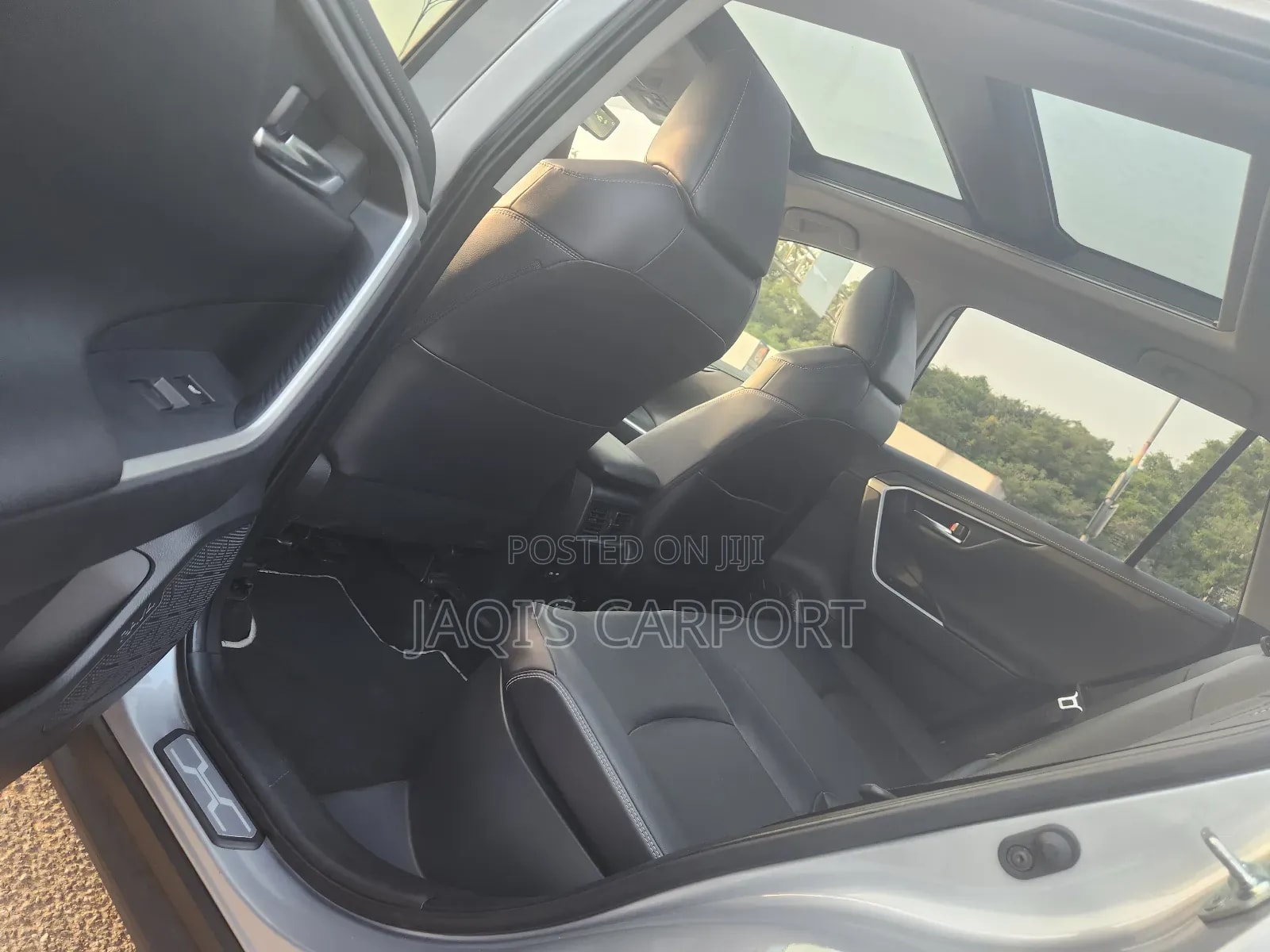 Toyota RAV4 Limited AWD Gray thumbnail 6