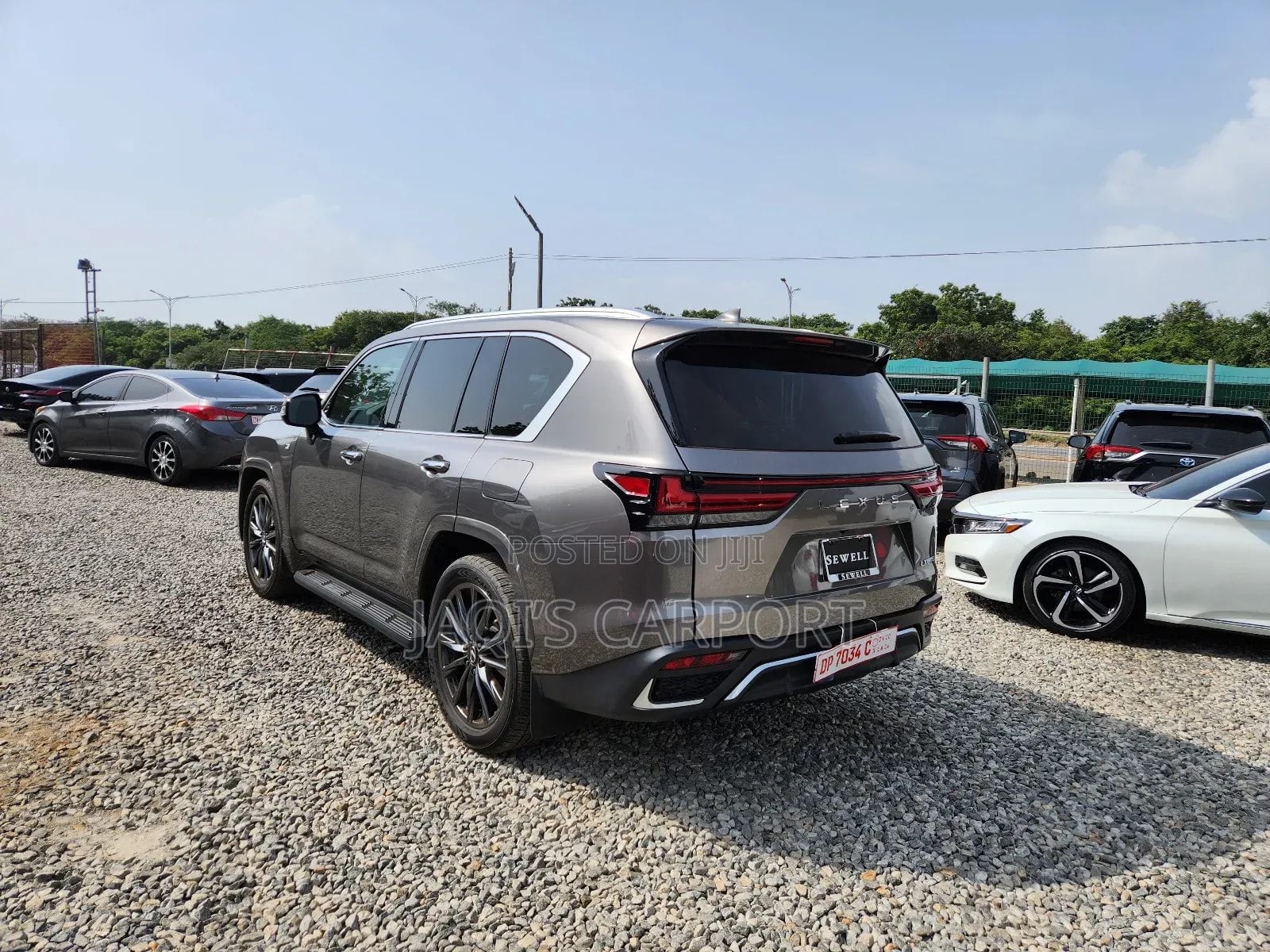 Lexus LX Gray thumbnail 7