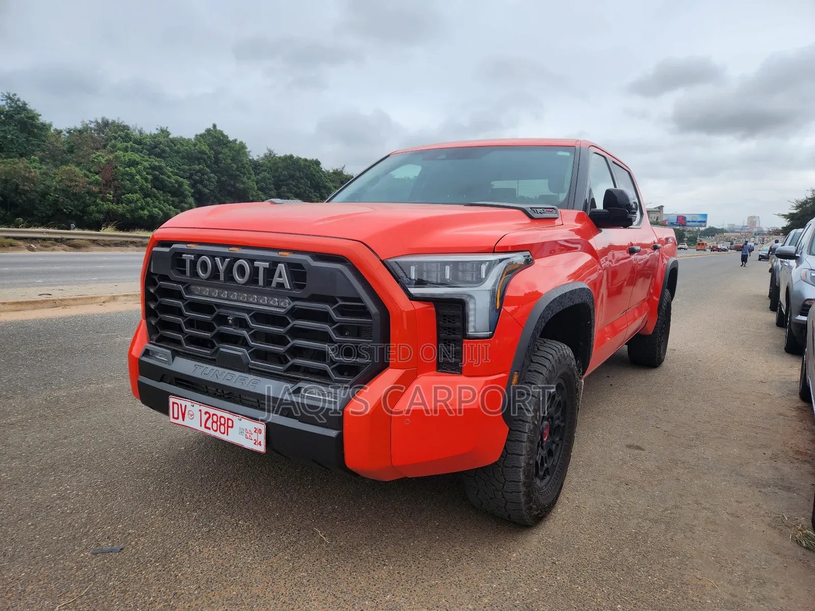 Toyota Tundra Platinum CrewMax 5.5' Bed Orange thumbnail 2