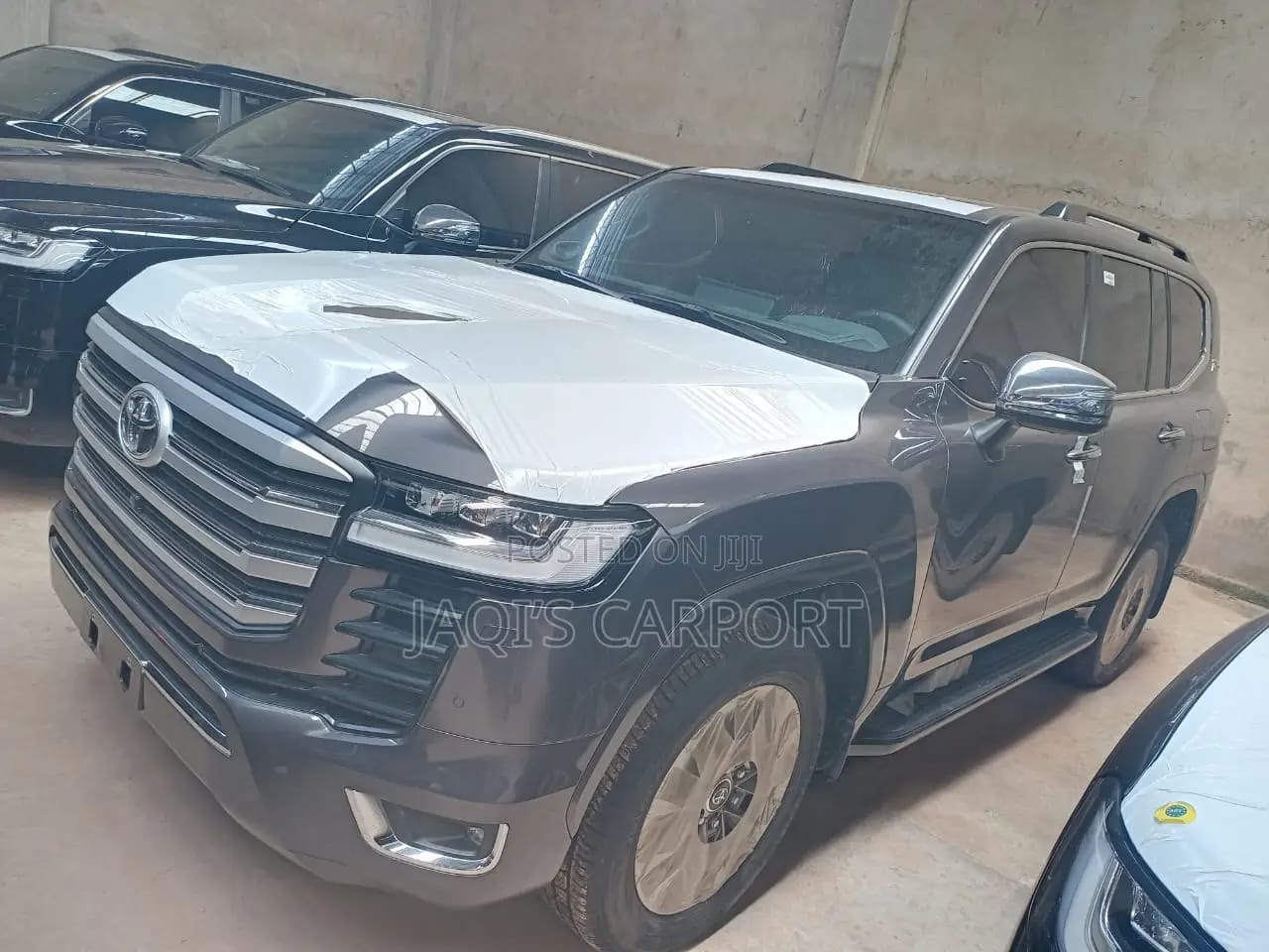 New Toyota Land Cruiser Gray thumbnail 2