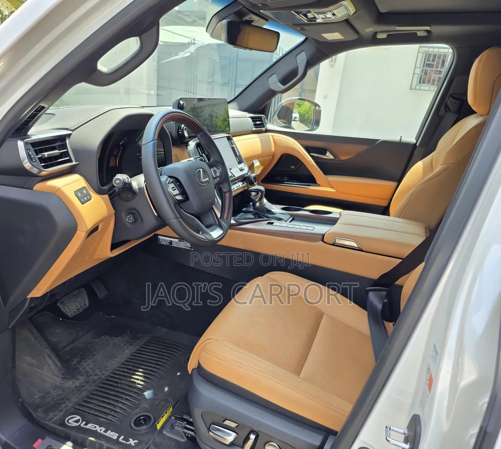 New Lexus LX 600 2024 White thumbnail 4