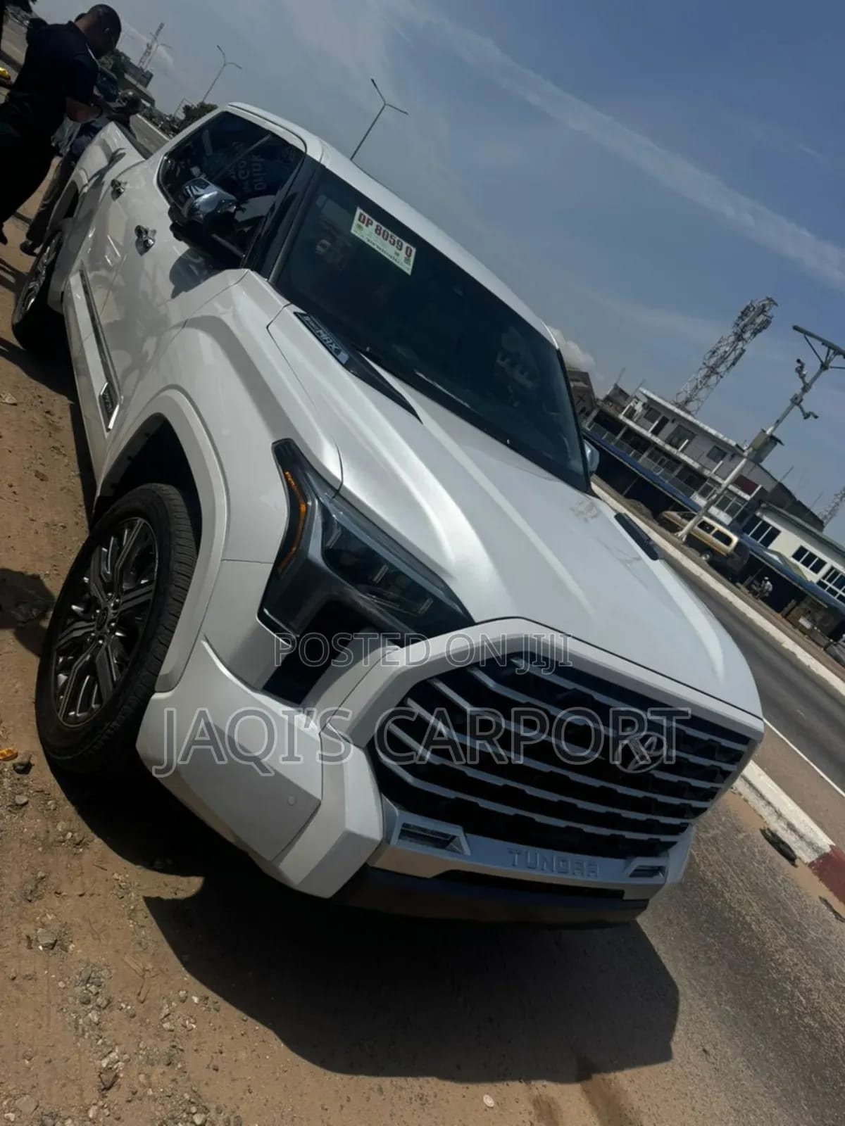 Toyota Tundra 2023 White thumbnail 2