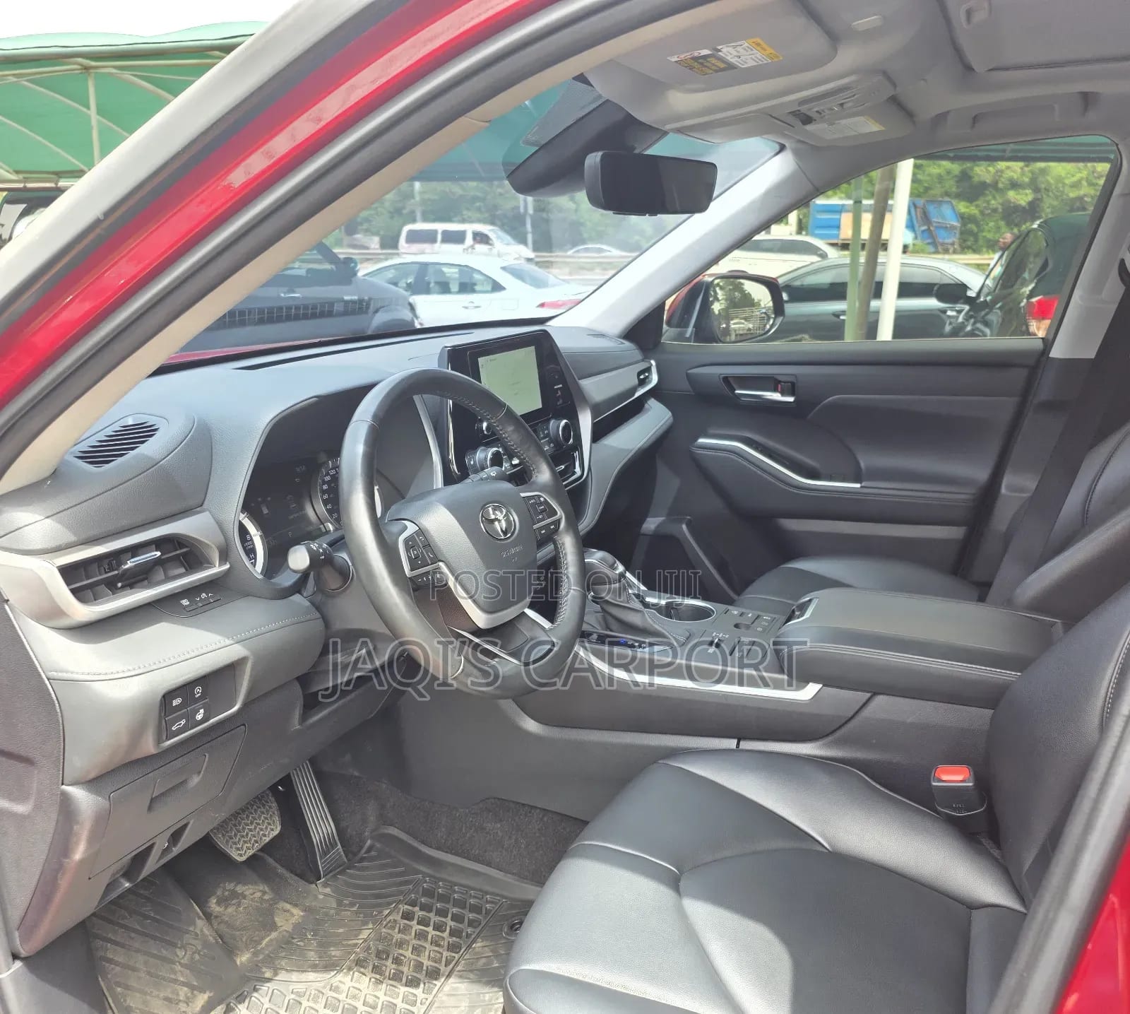 Toyota Highlander XLE AWD 2023 Red thumbnail 3