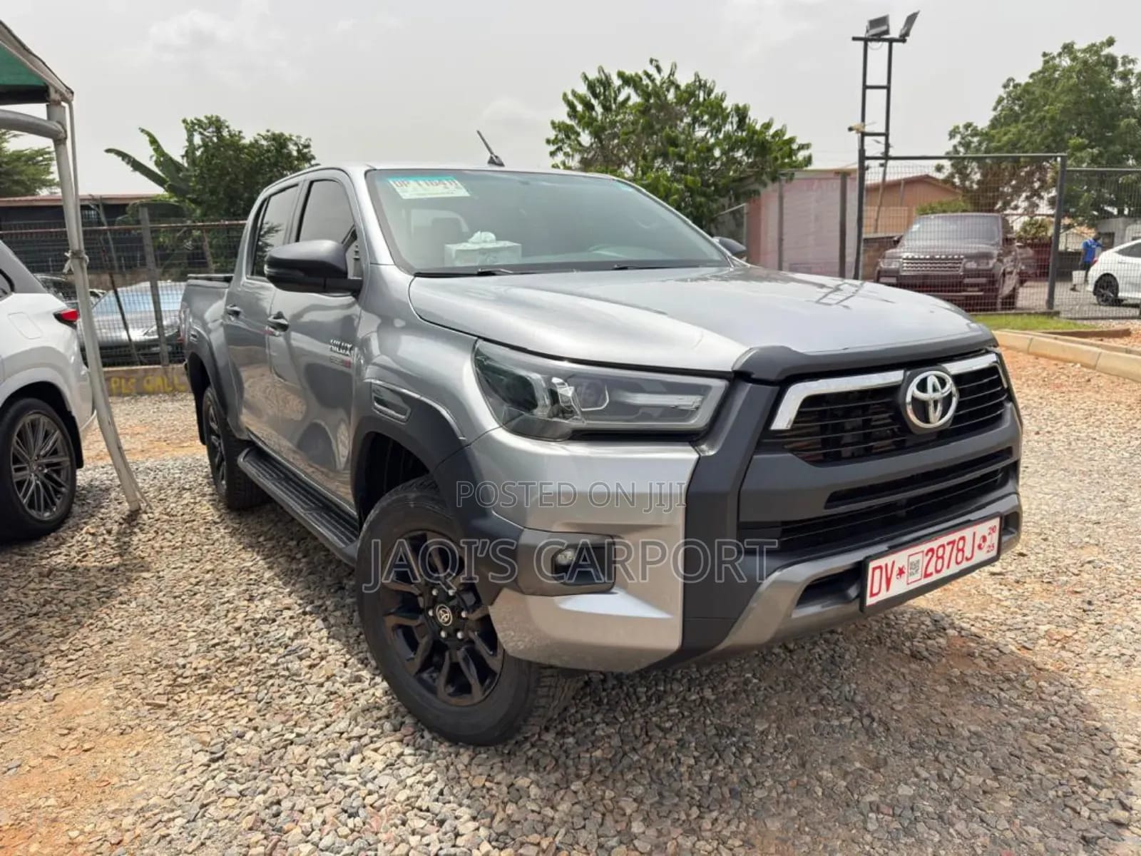 Toyota Hilux 2023 Silver - Image 1