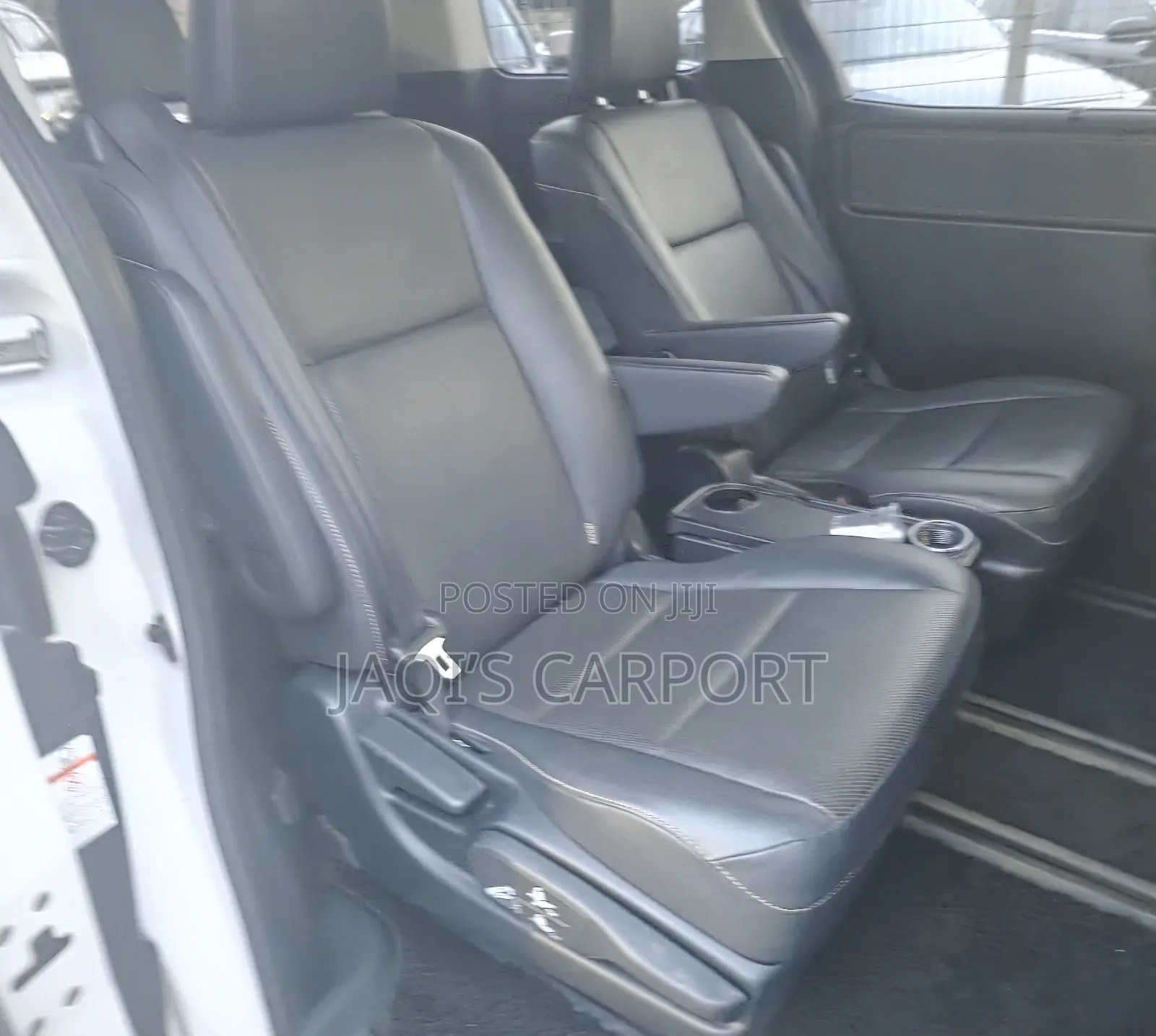 Toyota Voxy 2015 White thumbnail 4