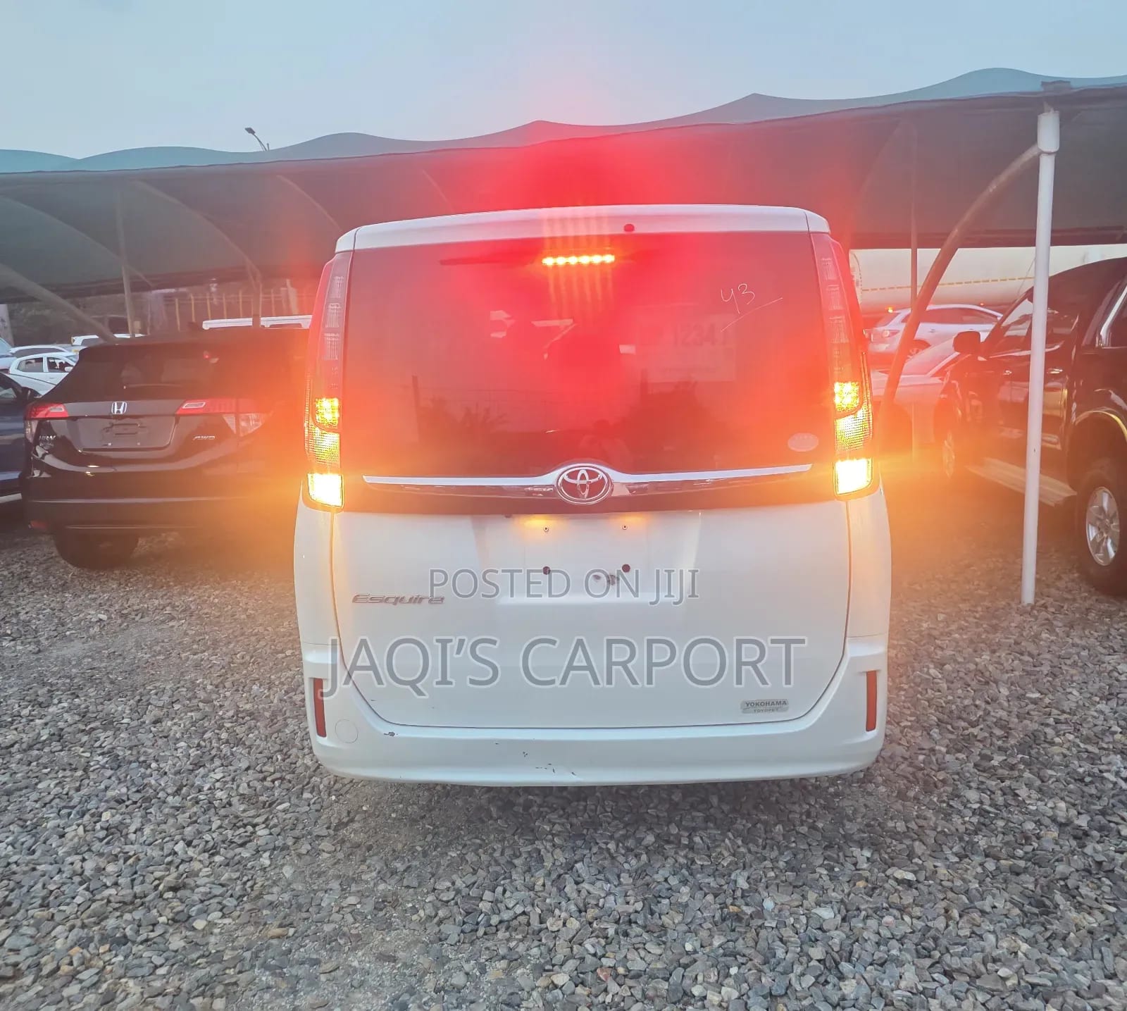 Toyota Voxy 2015 White thumbnail 6