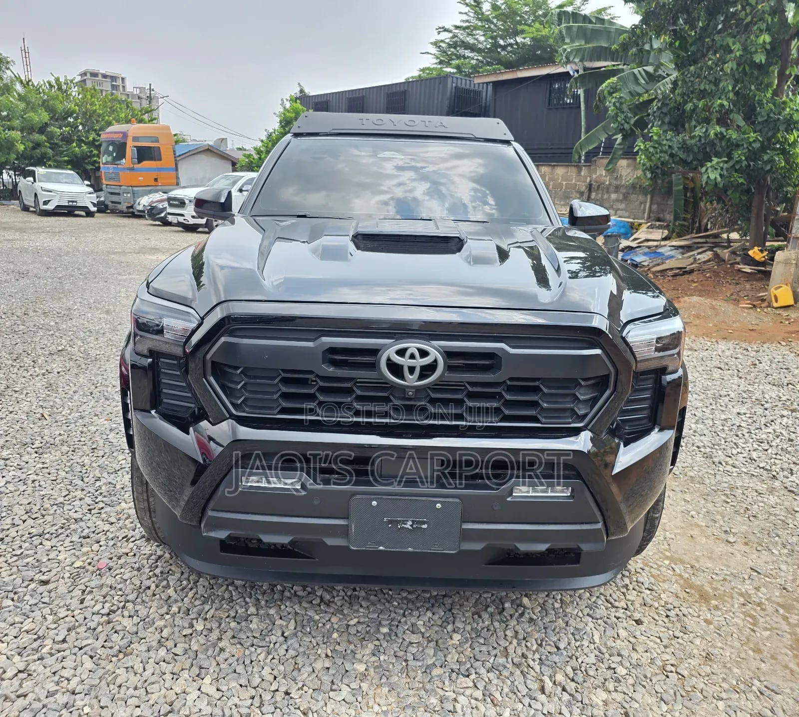 Toyota Tacoma 2024 Black thumbnail 2
