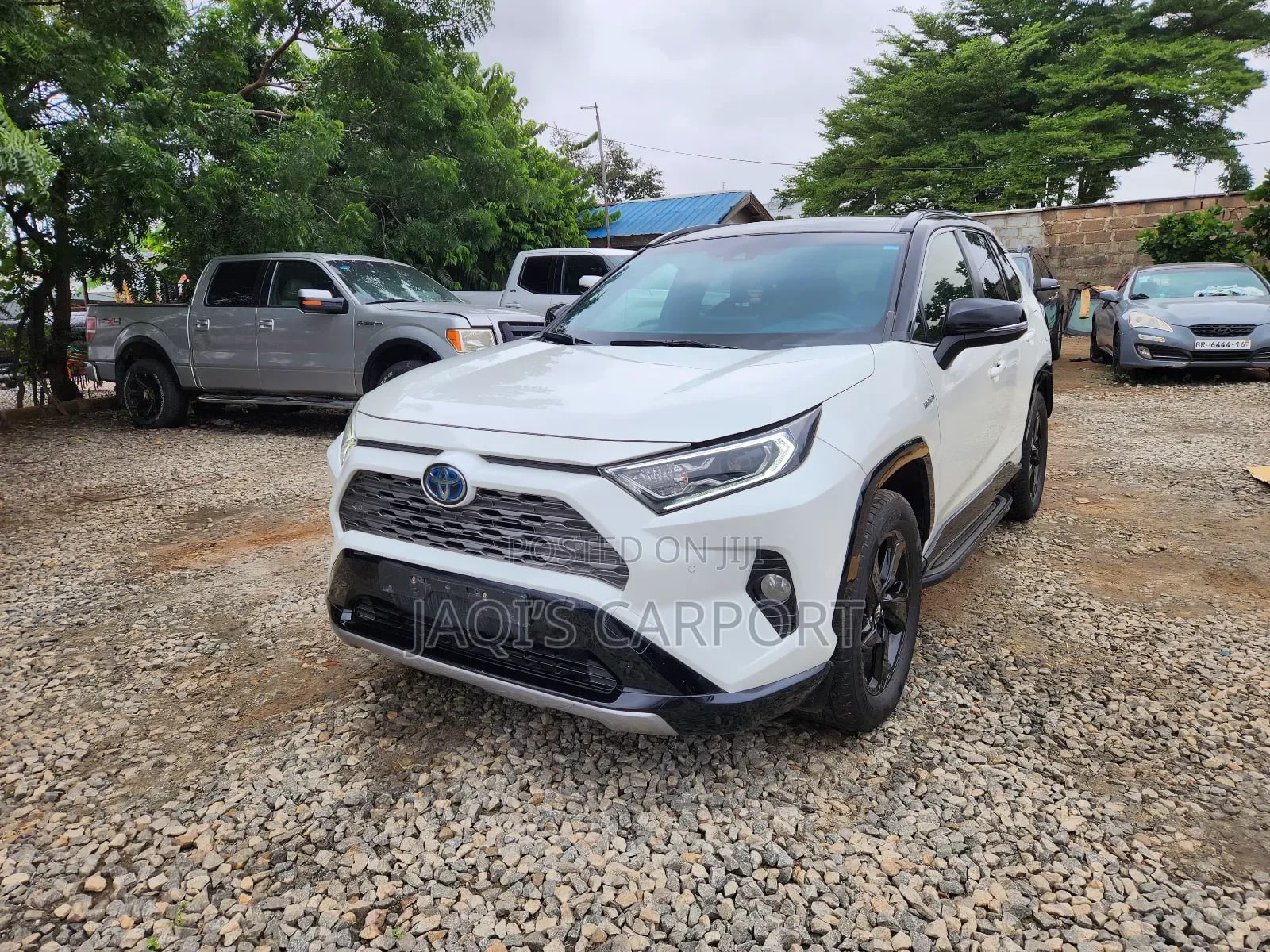 Toyota RAV4 Limited AWD 2020 White thumbnail 2