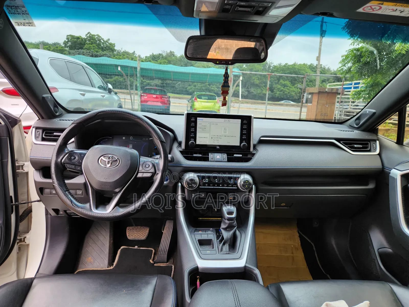Toyota RAV4 Limited AWD 2020 White thumbnail 4