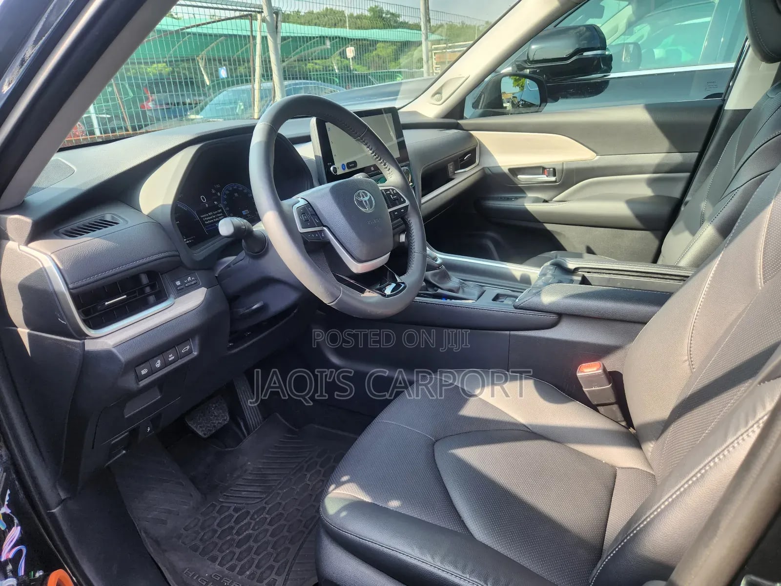 Toyota Highlander Limited AWD 2024 Black thumbnail 3