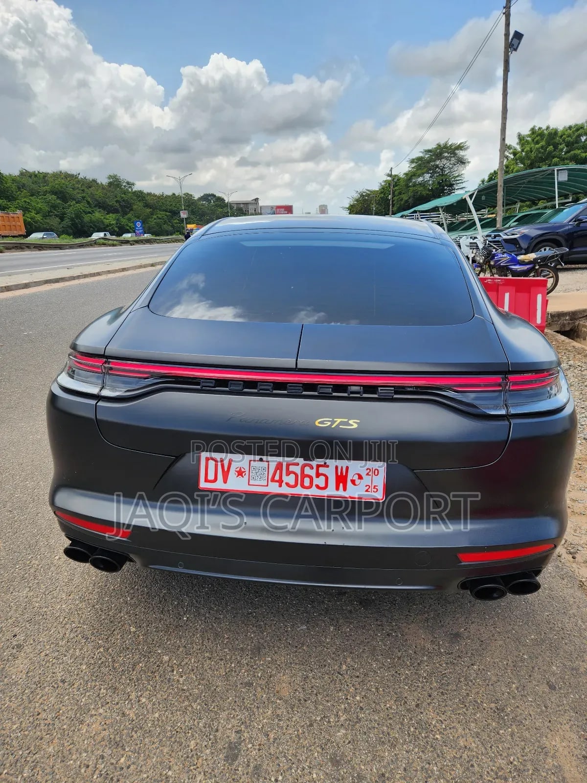 Porsche Panamera GTS 2022 Black thumbnail 8