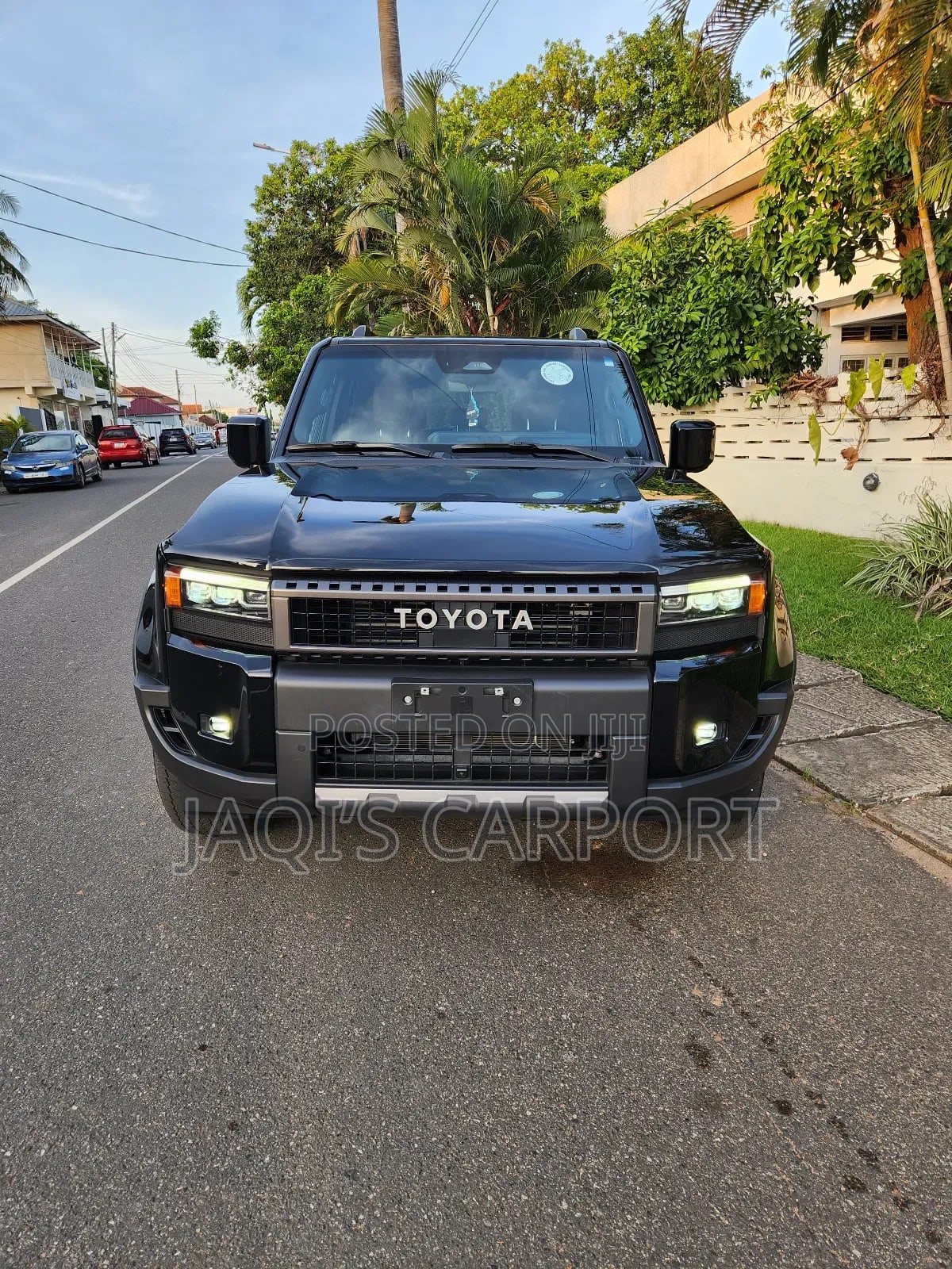 Toyota Land Cruiser 2024 Black thumbnail 2