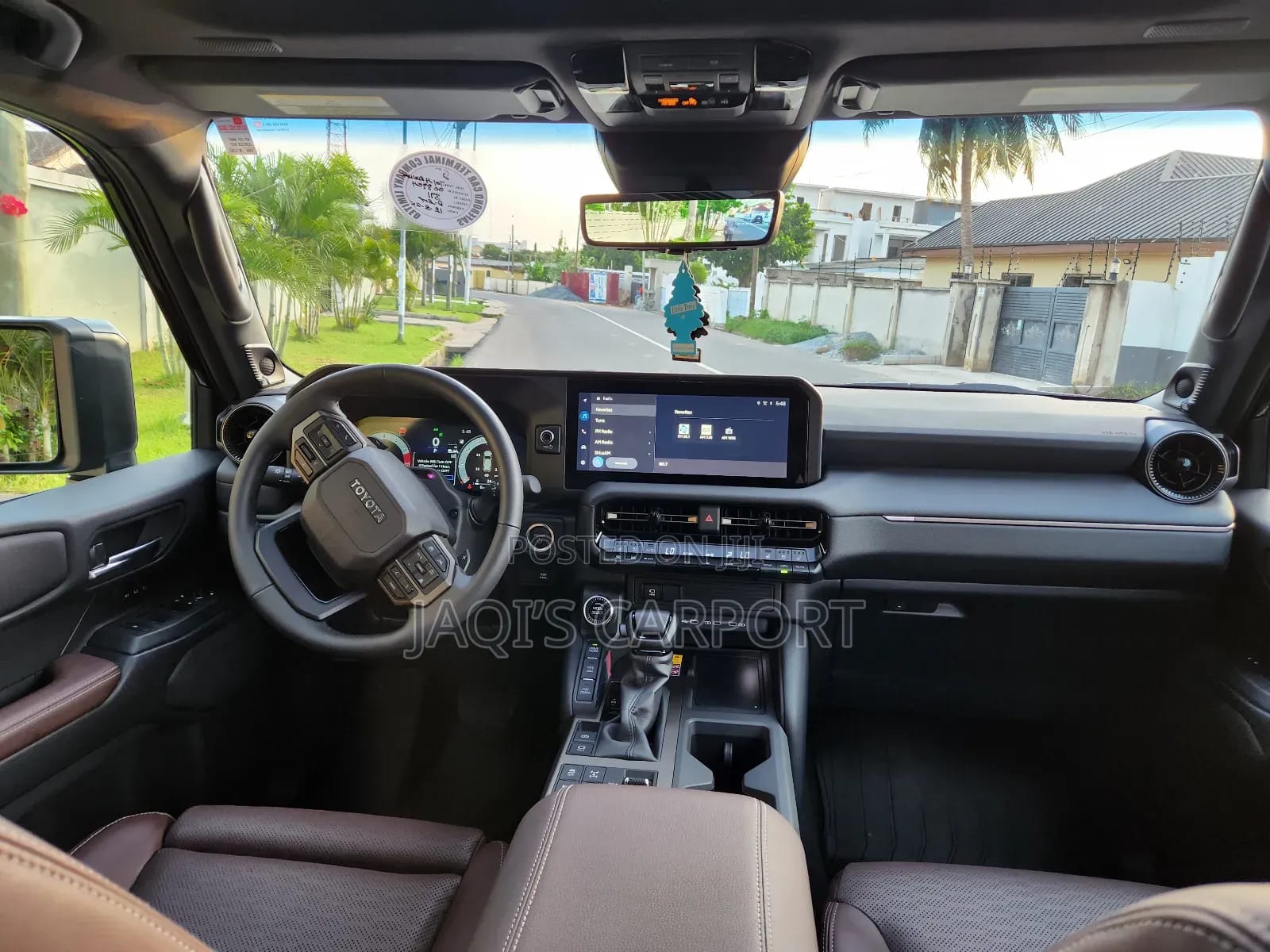Toyota Land Cruiser 2024 Black thumbnail 4
