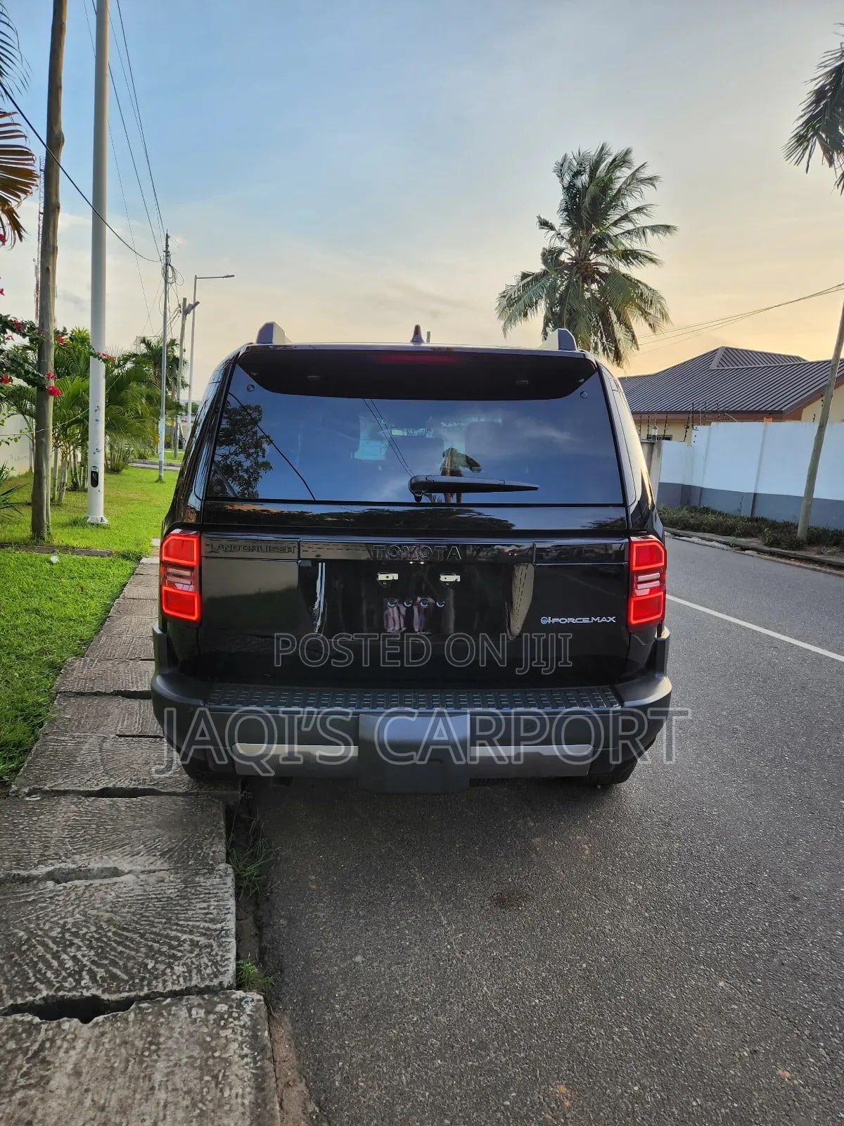 Toyota Land Cruiser 2024 Black thumbnail 7