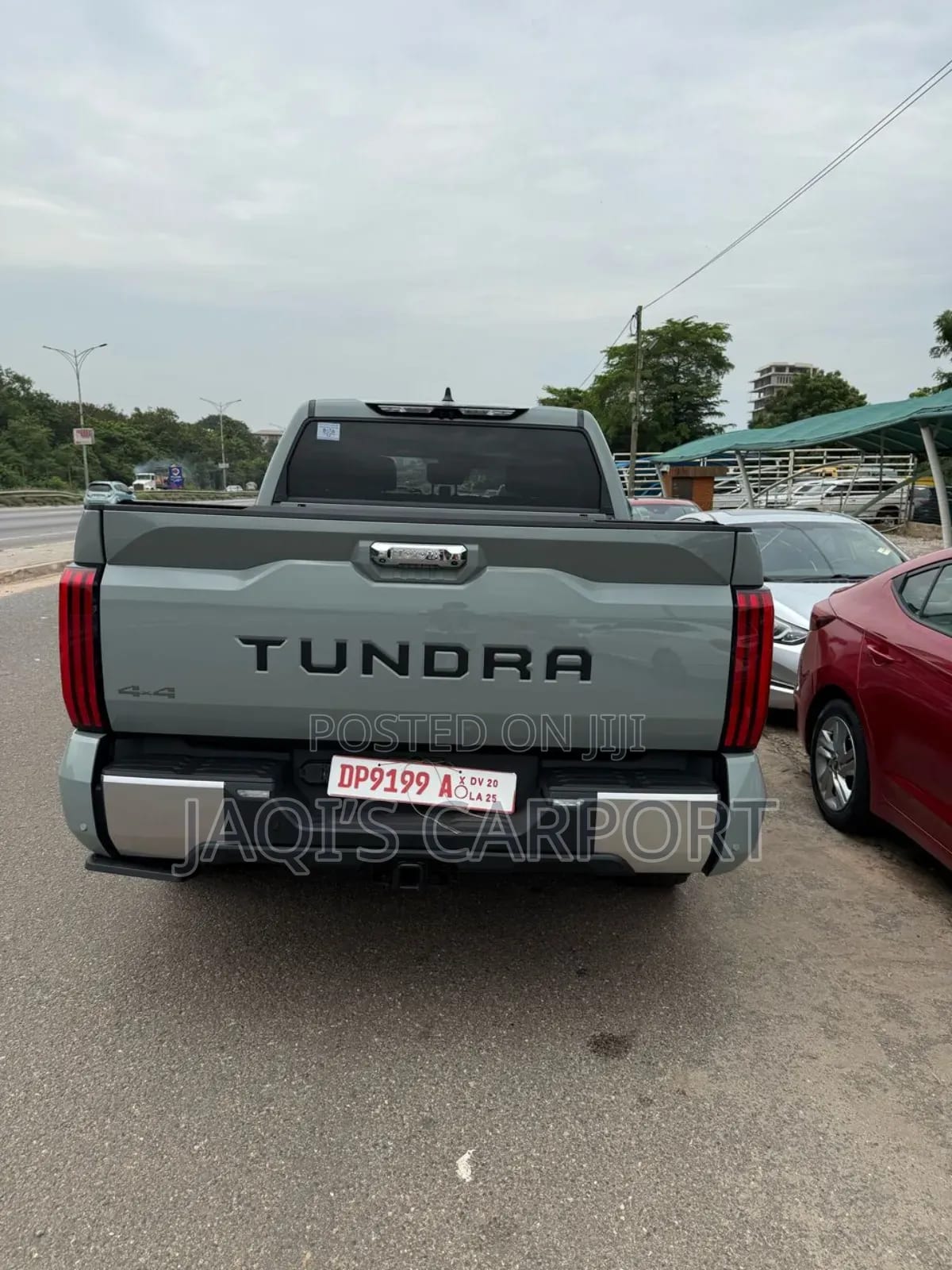 Toyota Tundra Limited CrewMax 5.5' Bed 2023 Green thumbnail 6