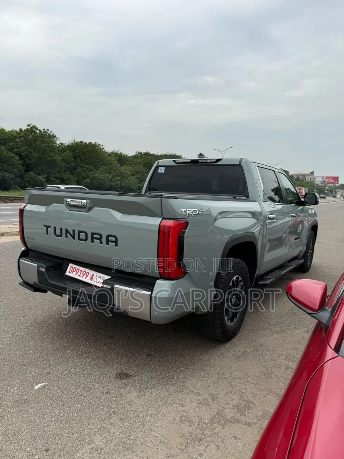 Toyota Tundra Limited CrewMax 5.5' Bed 2023 Green thumbnail 7