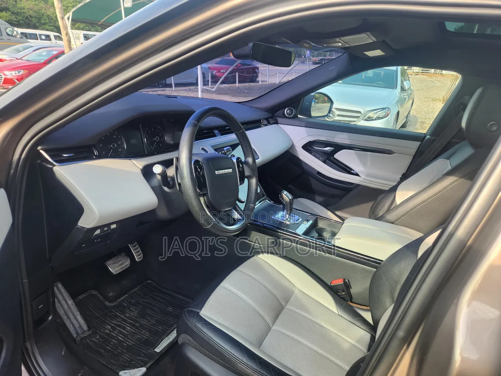 Land Rover Range Rover Evoque R-Dynamic SE AWD 2020 Gray thumbnail 3