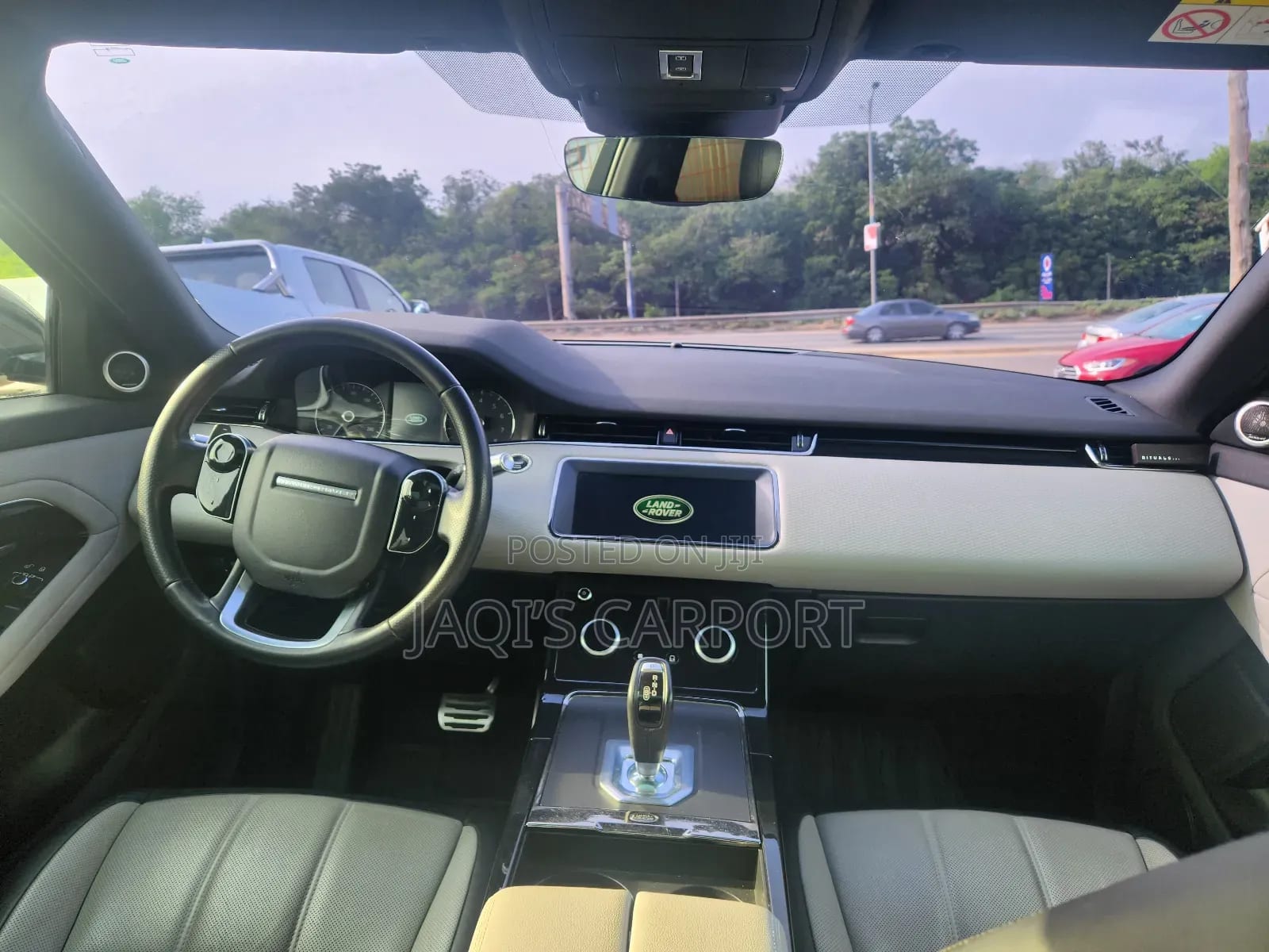 Land Rover Range Rover Evoque R-Dynamic SE AWD 2020 Gray thumbnail 4