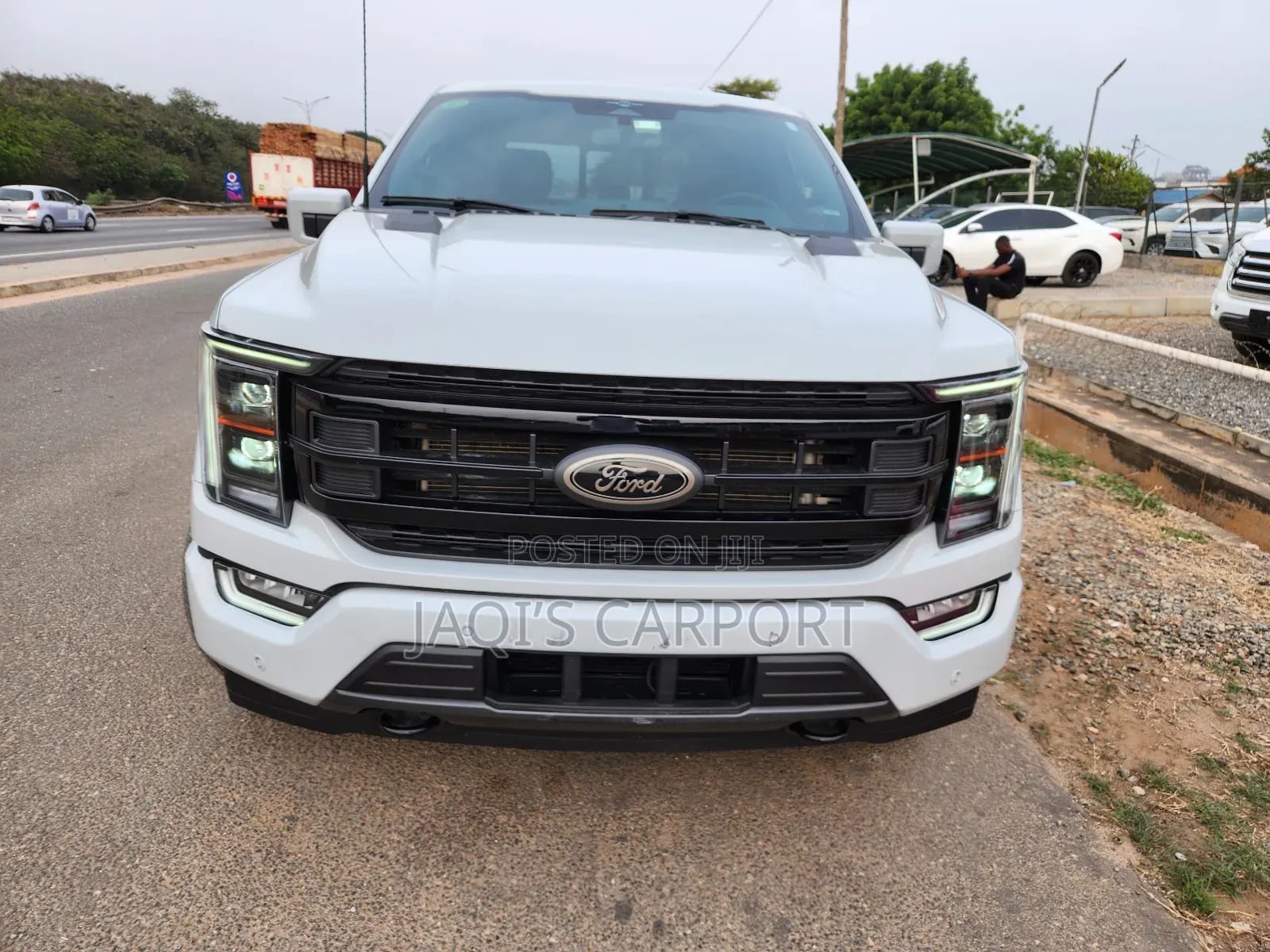 Ford F-150 LARIAT 2023 Silver thumbnail 2