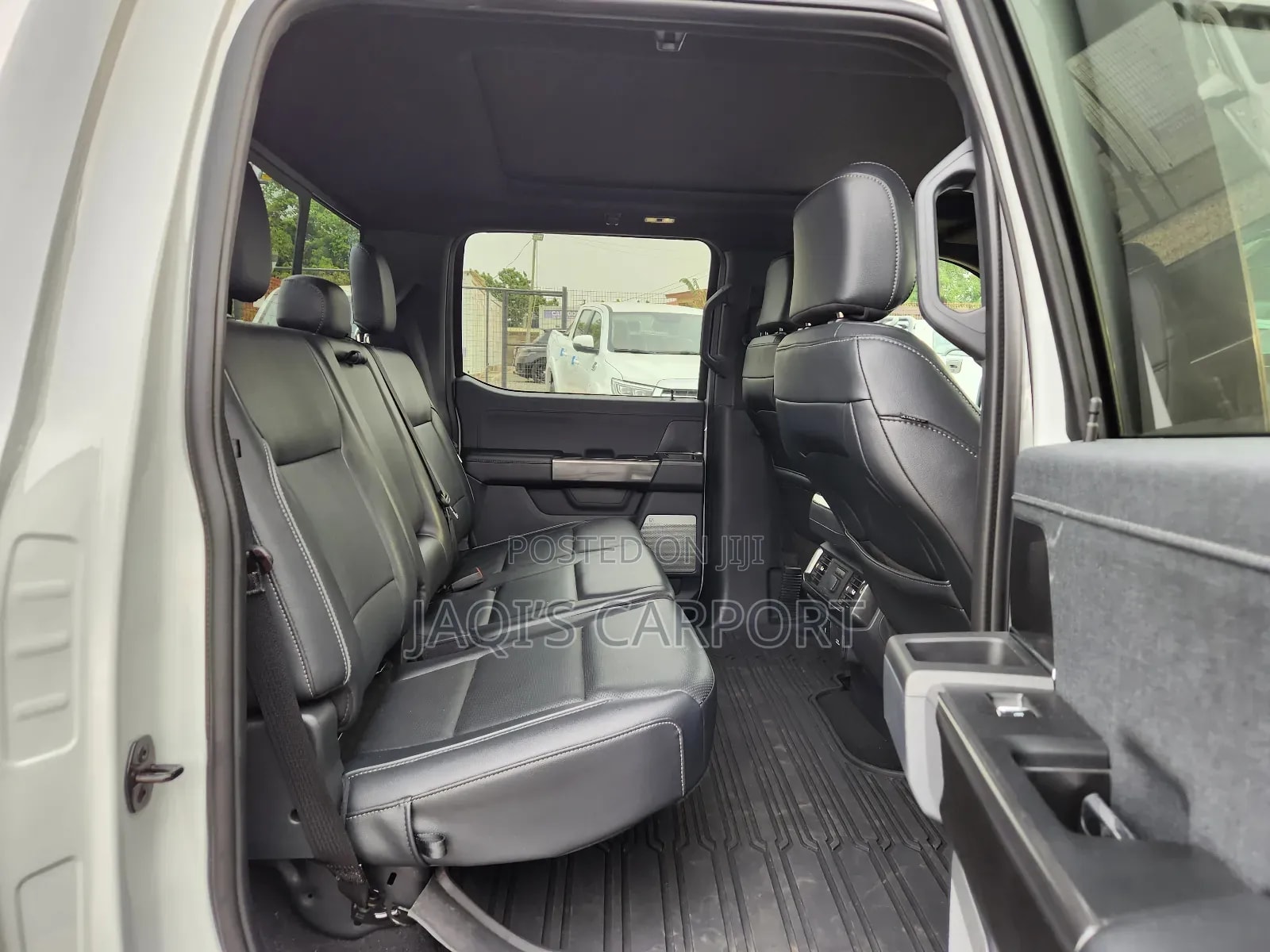 Ford F-150 LARIAT 2023 Silver thumbnail 5