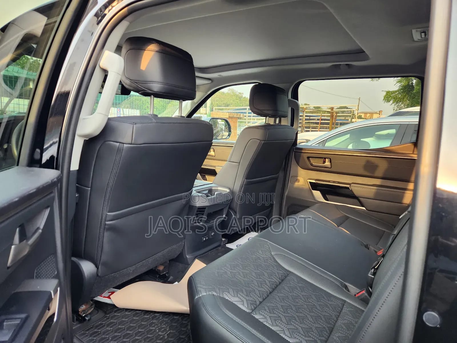 Toyota Tundra Limited CrewMax 5.5' Bed 2023 Black thumbnail 5