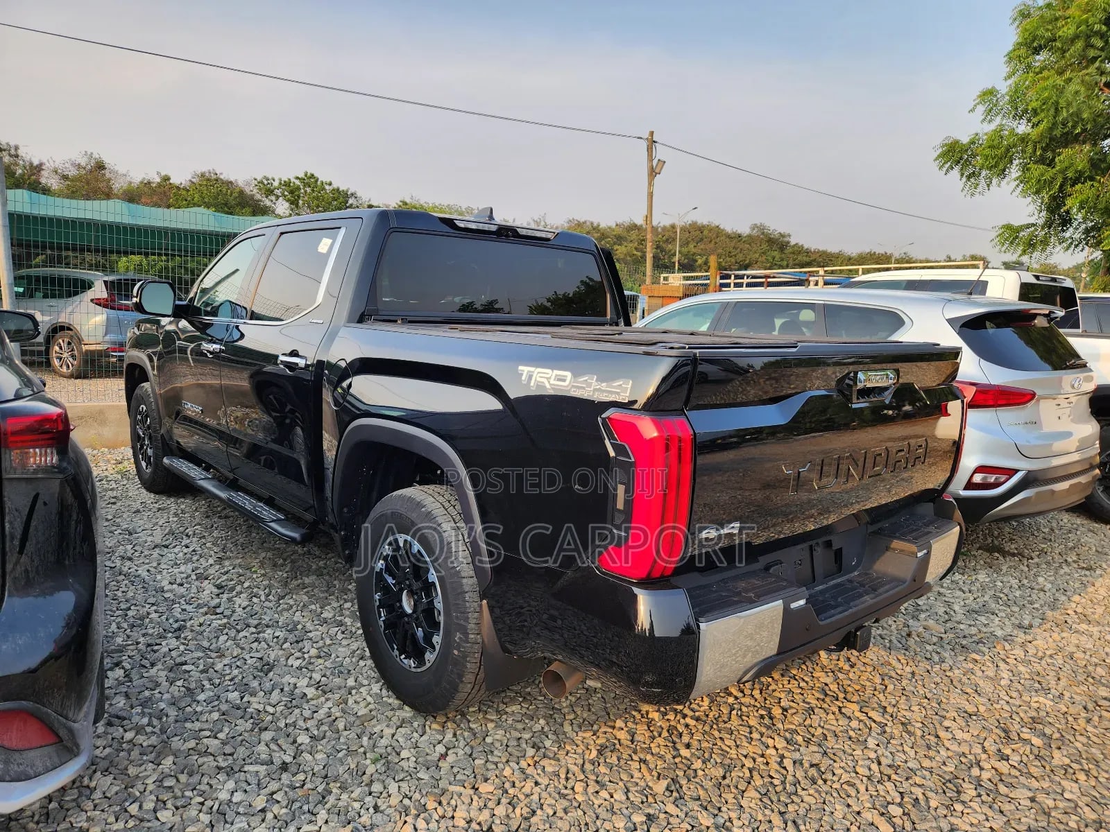 Toyota Tundra Limited CrewMax 5.5' Bed 2023 Black thumbnail 6