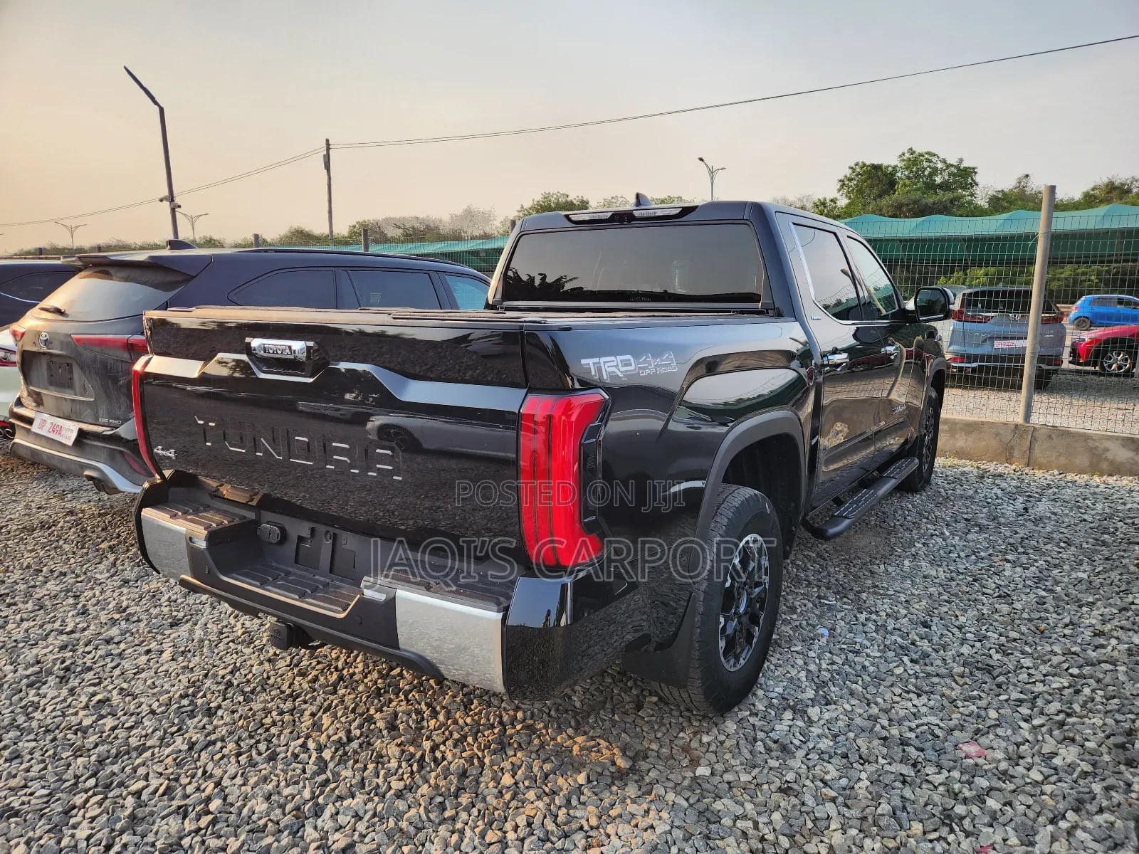 Toyota Tundra Limited CrewMax 5.5' Bed 2023 Black thumbnail 7