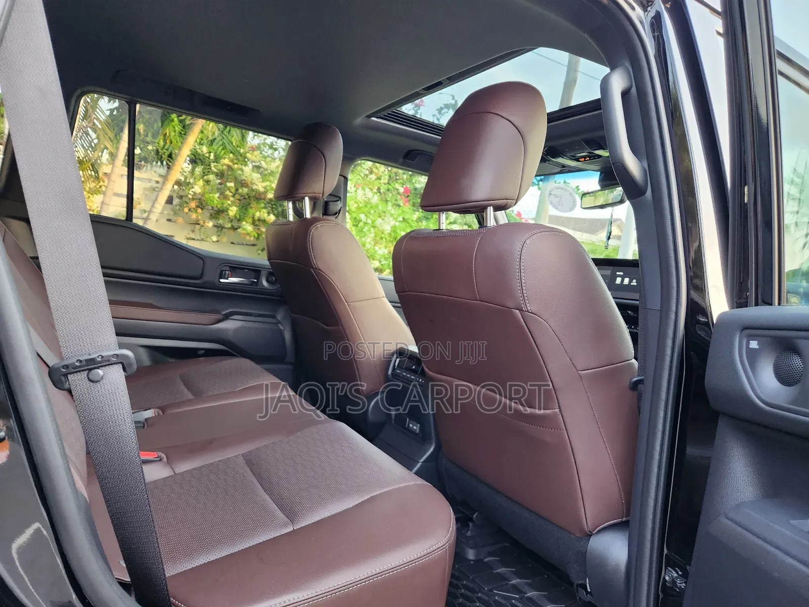 Toyota Land Cruiser Black thumbnail 4