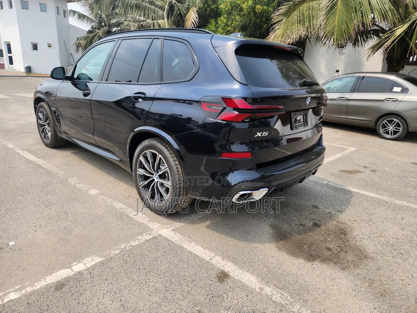 BMW X5 M60i Black thumbnail 8