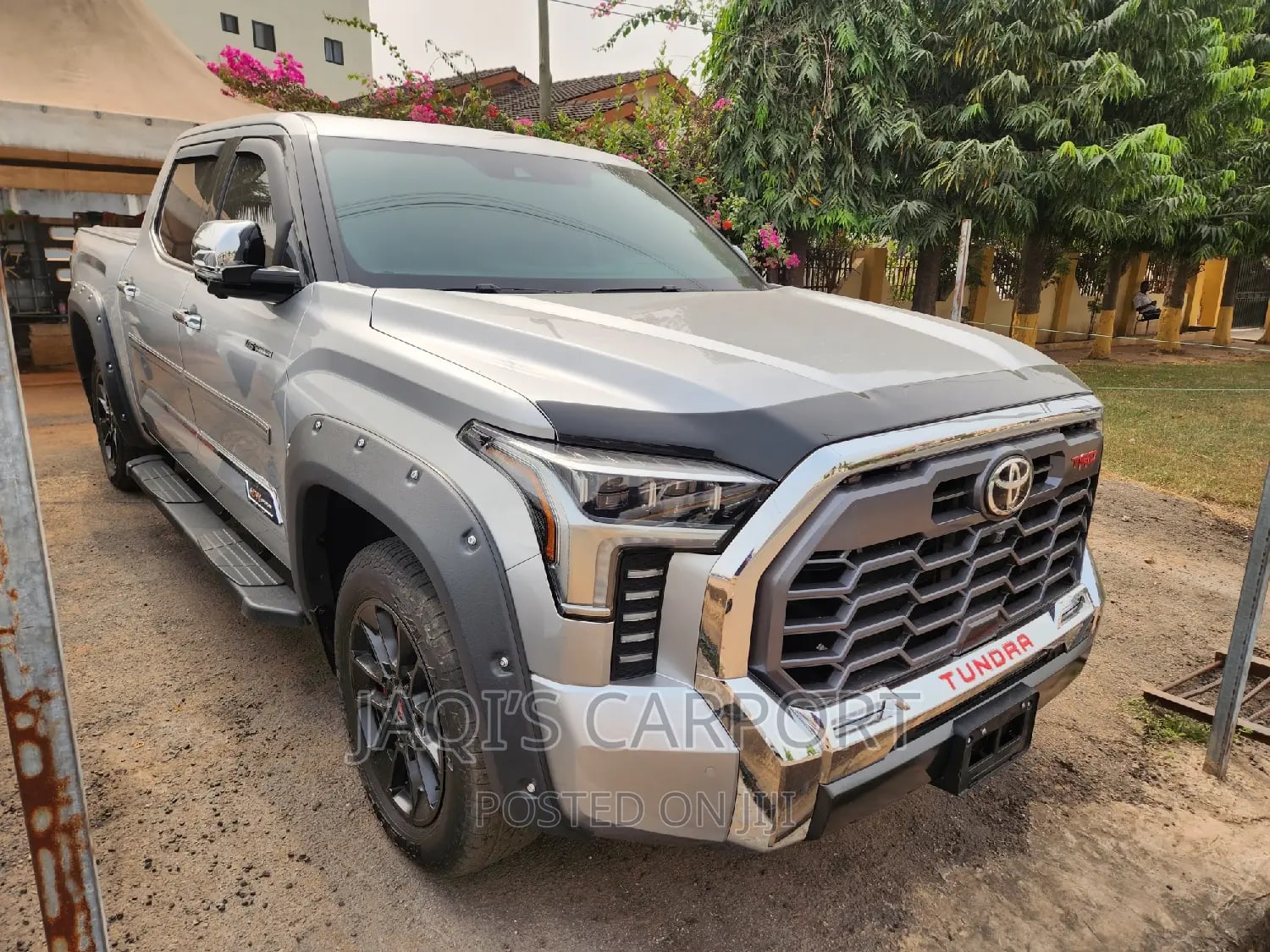 Toyota Tundra  Silver thumbnail 2