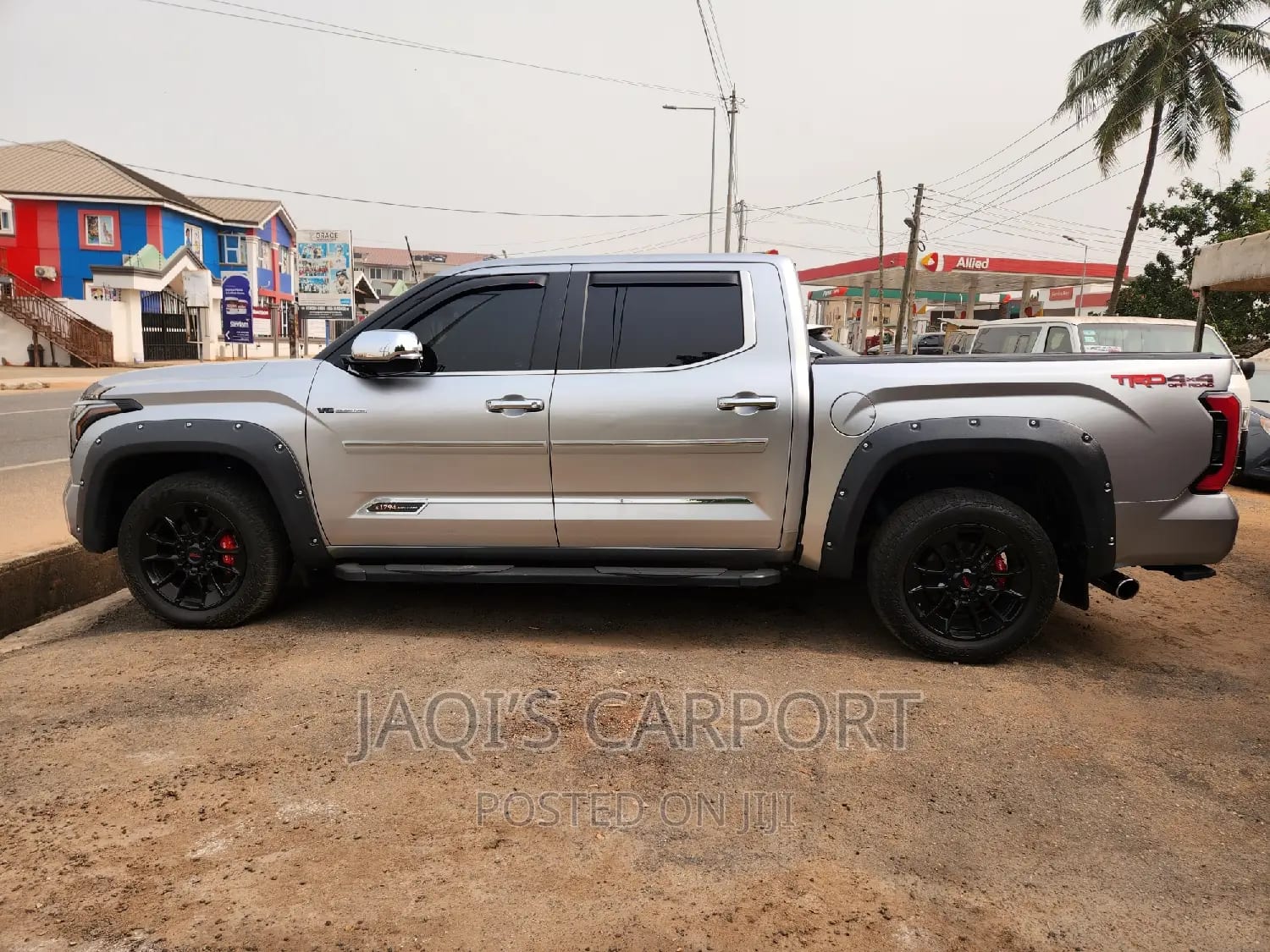 Toyota Tundra  Silver thumbnail 3