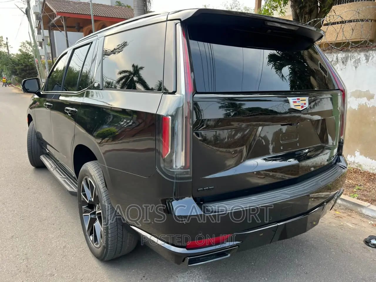 Cadillac Escalade Black thumbnail 6