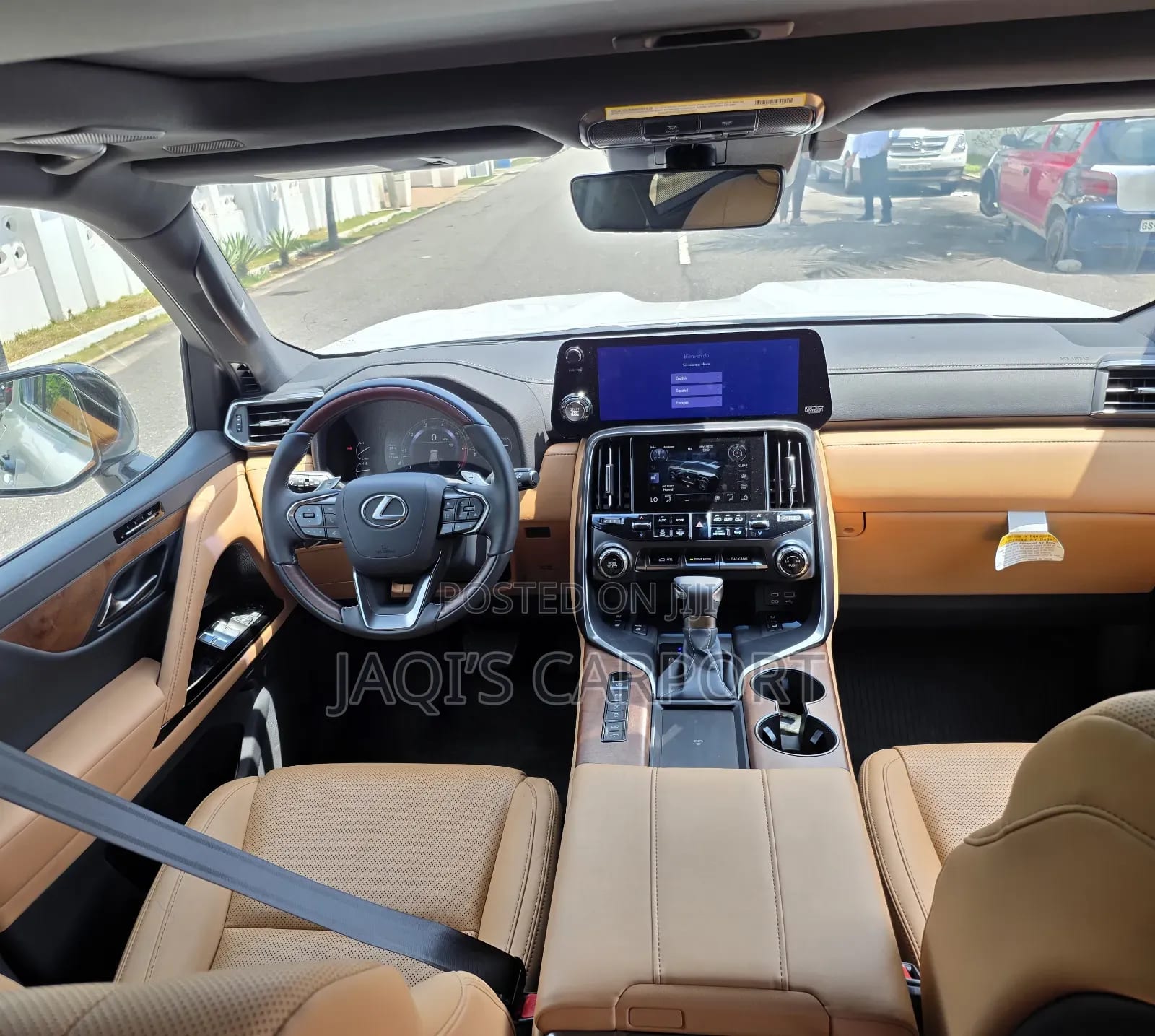 New Lexus LX 600 2024 White thumbnail 3