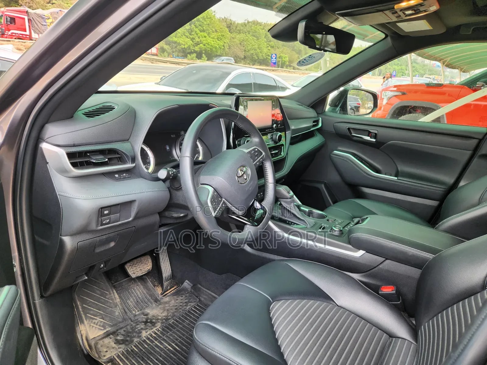 Toyota Highlander XSE 2022 Gray thumbnail 3