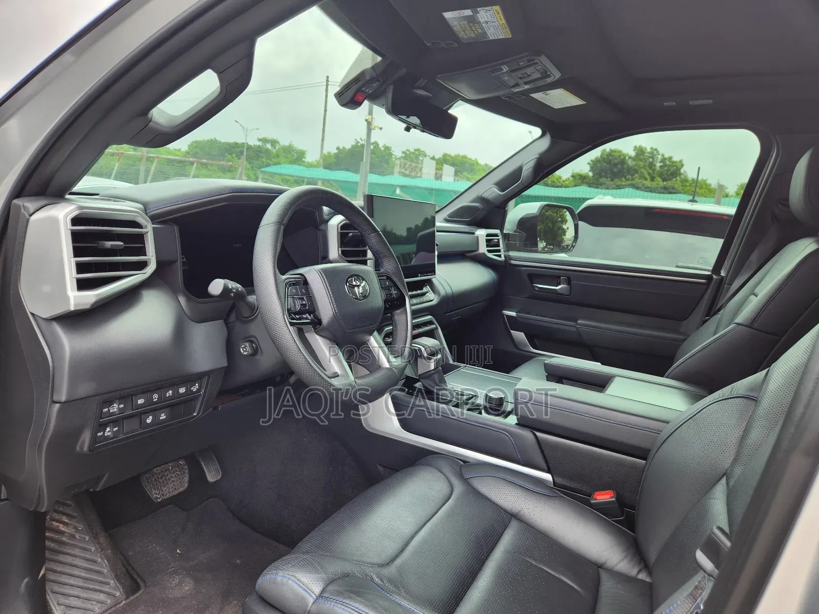 Toyota Tundra Platinum CrewMax 5.5' Bed 2023 Silver thumbnail 3