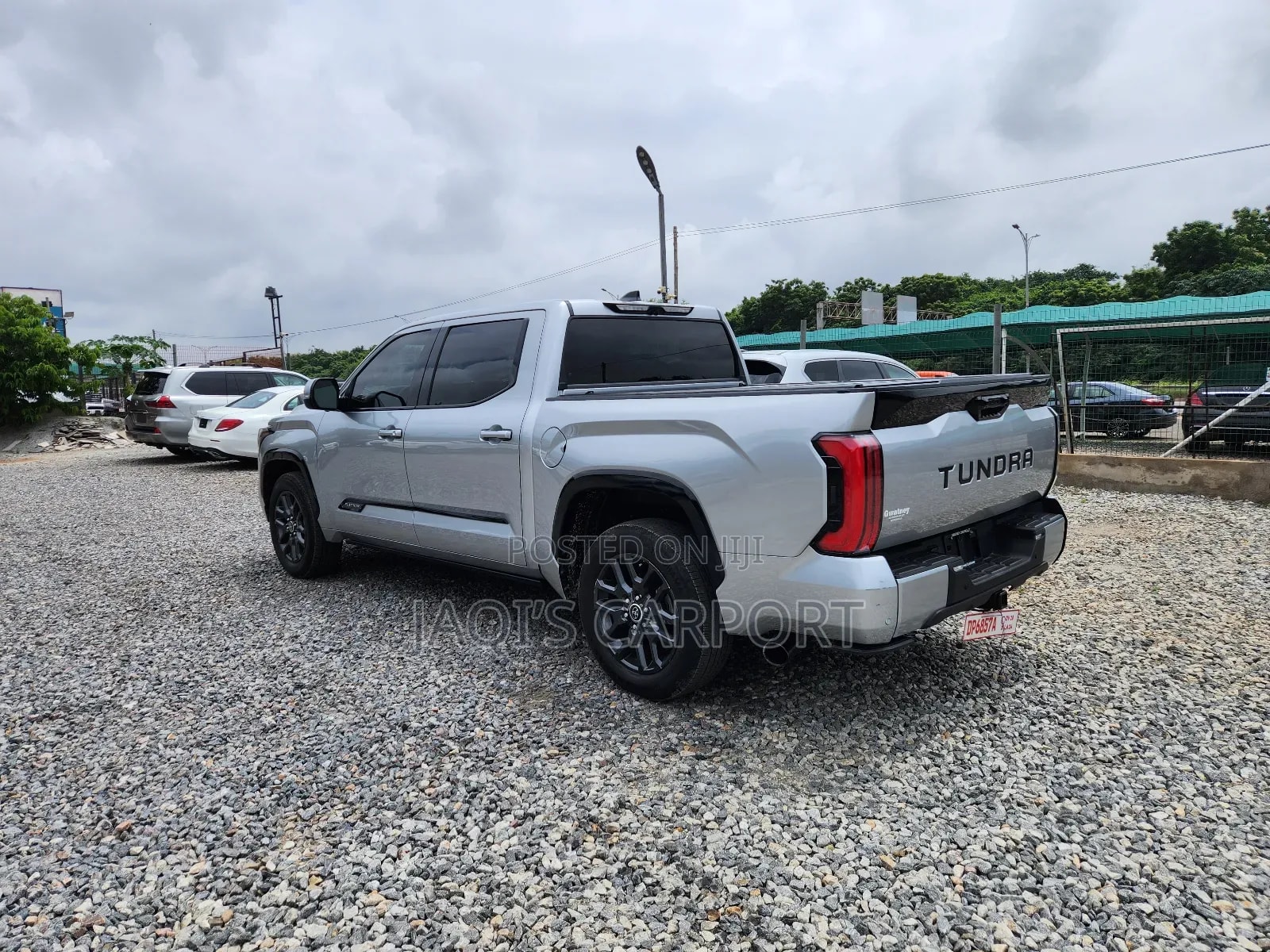 Toyota Tundra Platinum CrewMax 5.5' Bed 2023 Silver thumbnail 7