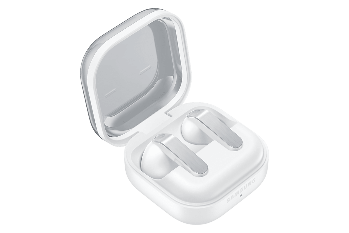 Galaxy Buds4 en color blanco con su estuche abierto