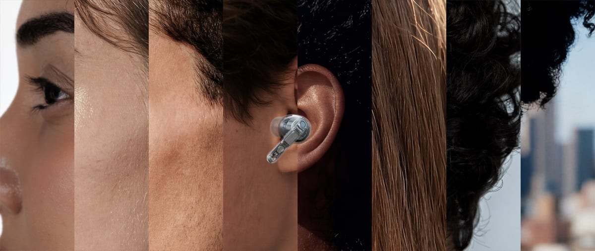 Detalle del ajuste ergonómico y las almohadillas de silicona de los Galaxy Buds4 Pro