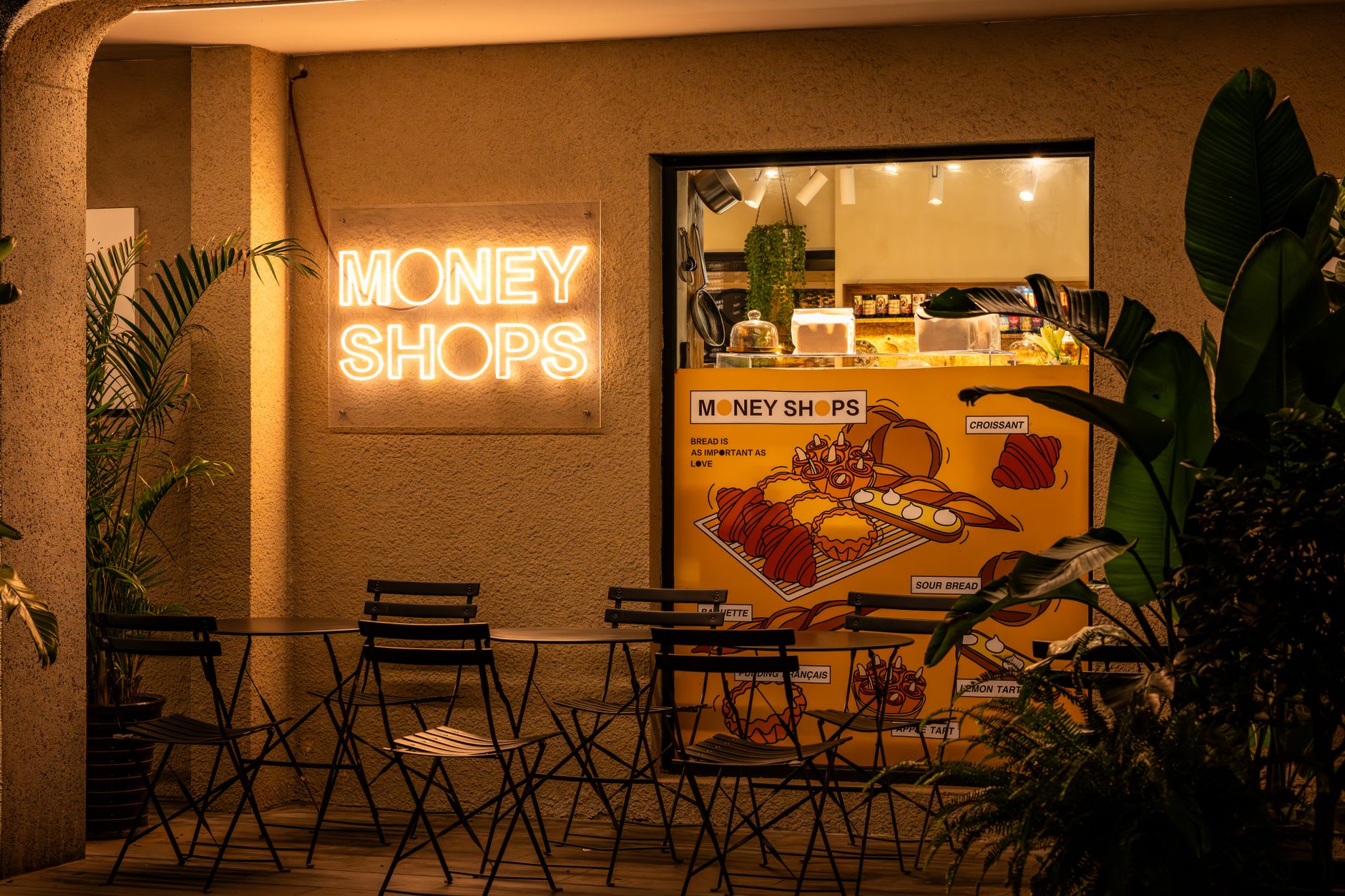 Money Neon Signs to Showcase Your Hustle and Financial Ambition
