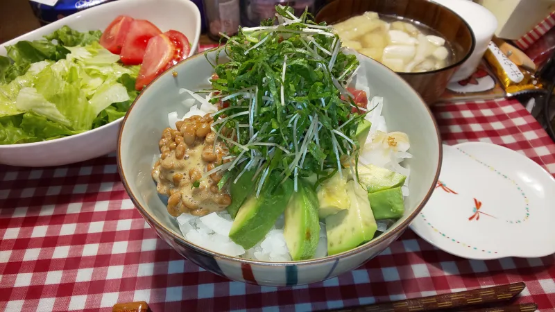 今日のぬぬめし ポキアボカド丼