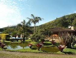 Área externa com jardim