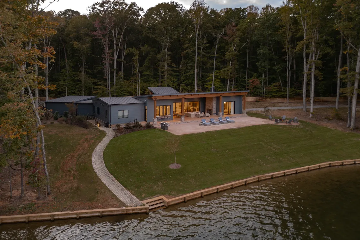 Transitional architectural spaces
