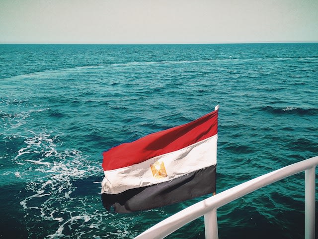Historia y Significado de la Bandera de Egipto